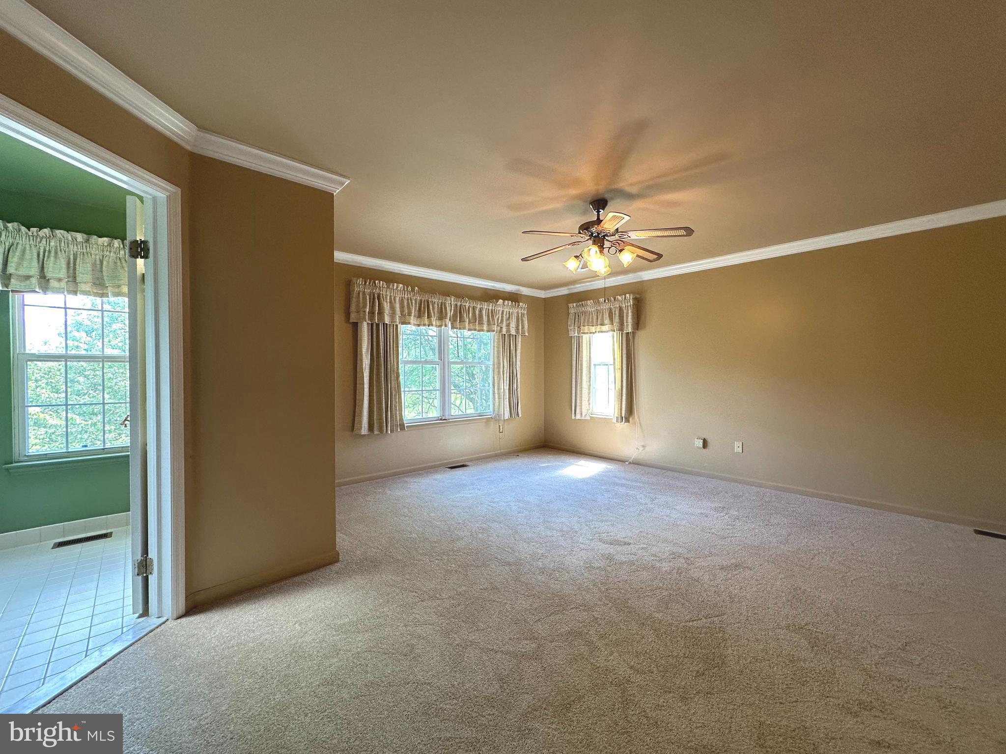 PINE CREST - Residential
