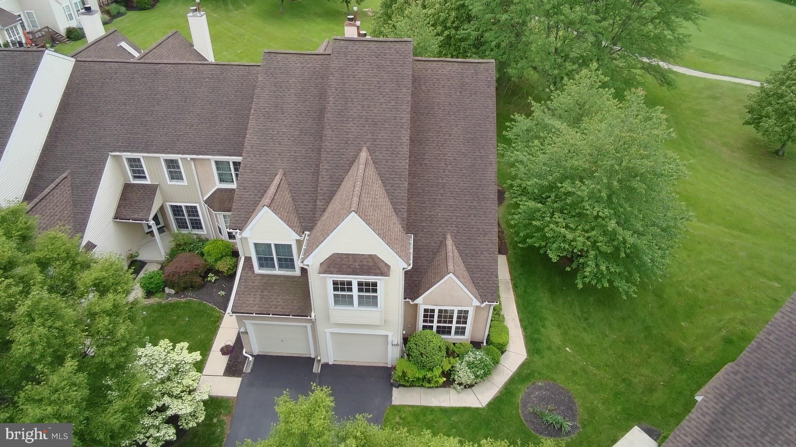 PINE CREST - Residential