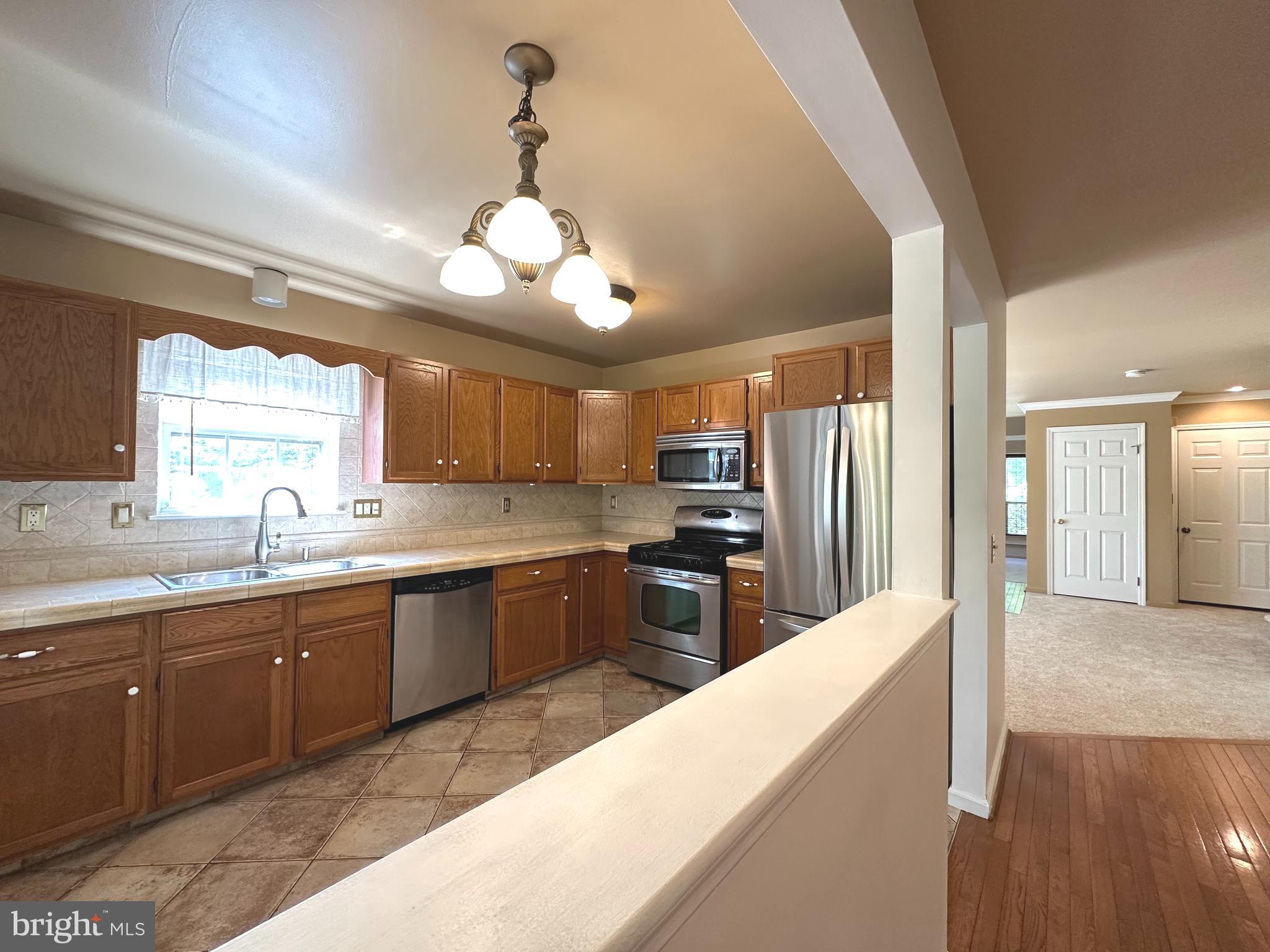 PINE CREST - Residential