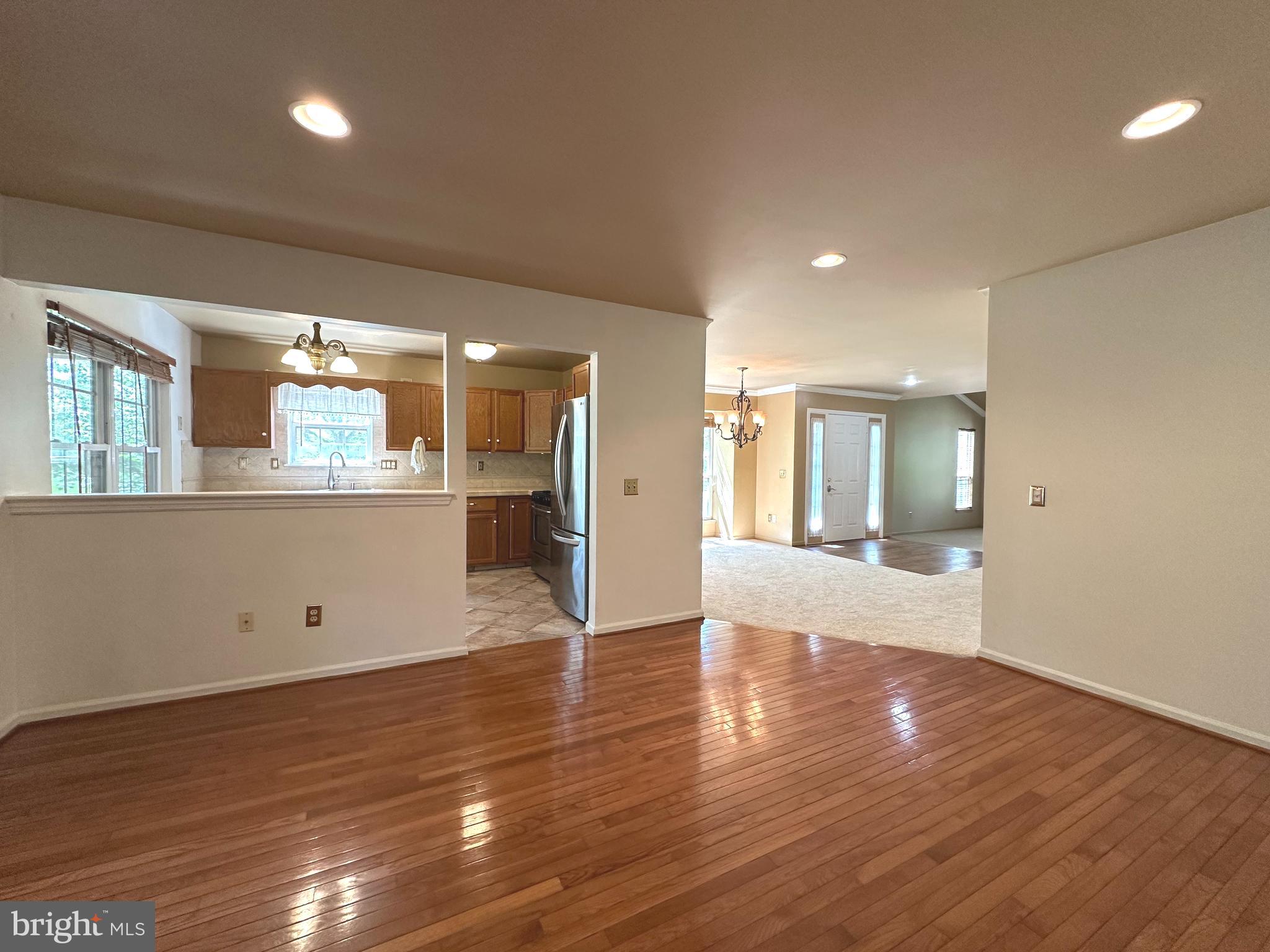 PINE CREST - Residential