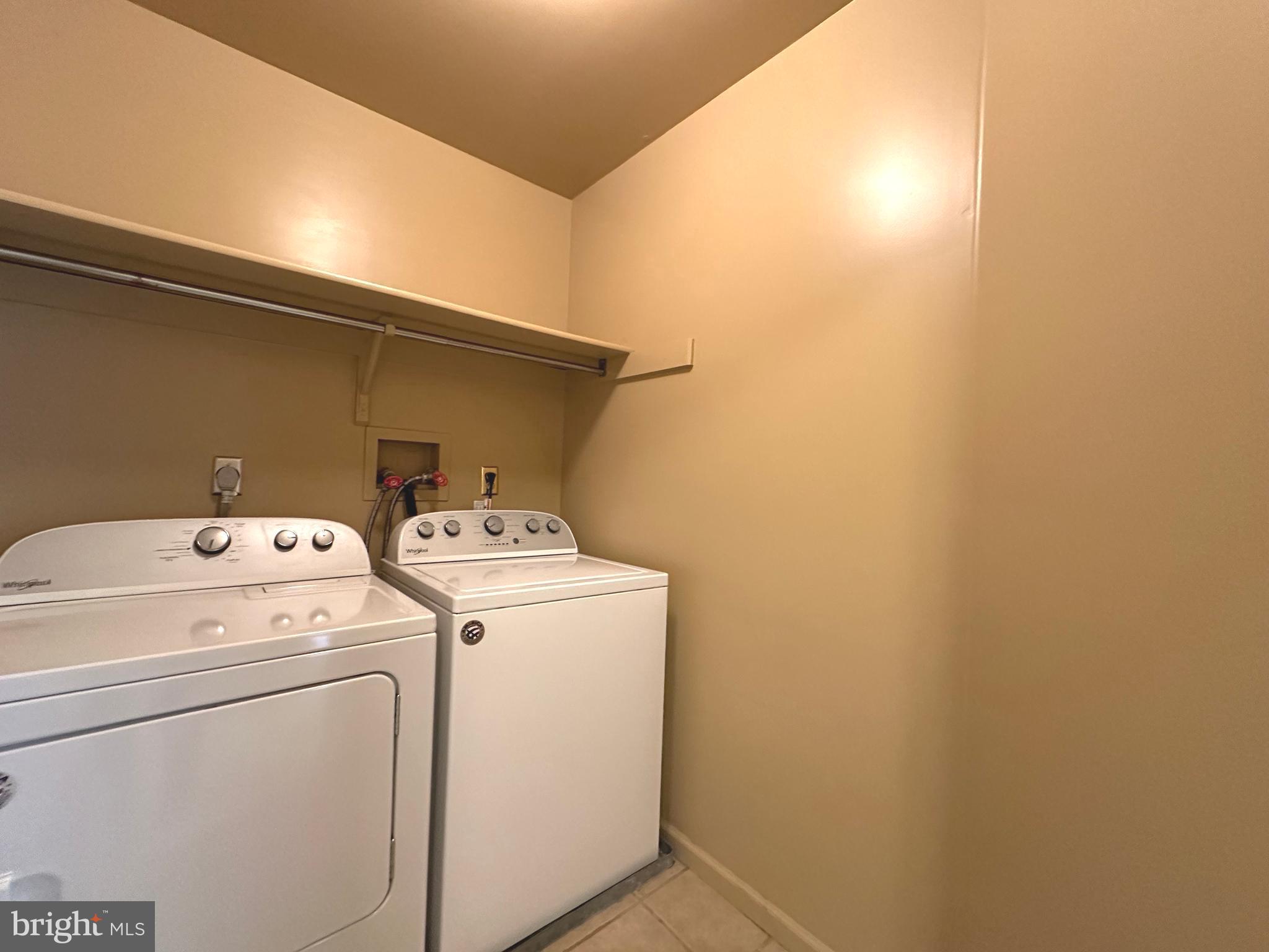 PINE CREST - Residential