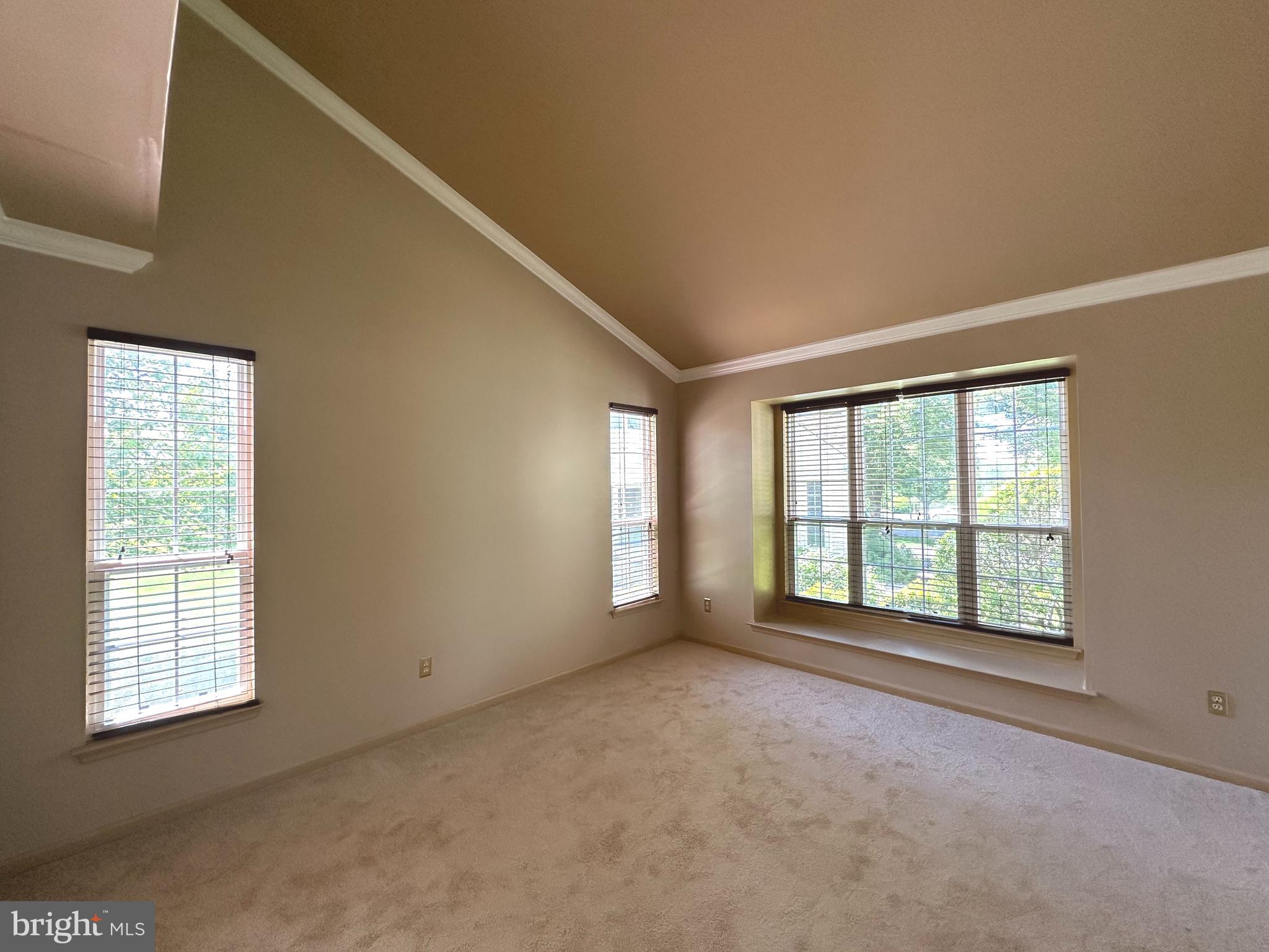 PINE CREST - Residential