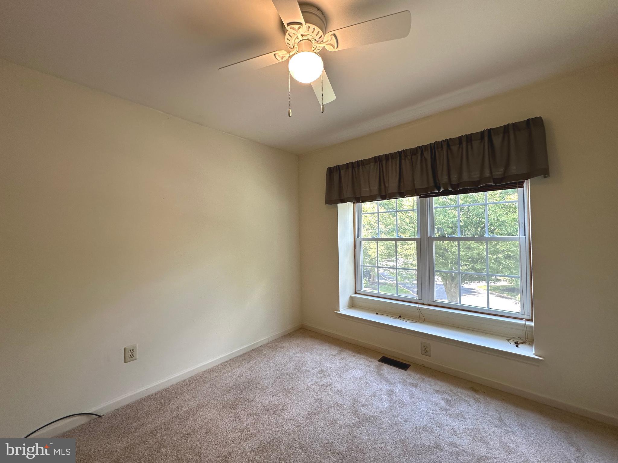 PINE CREST - Residential