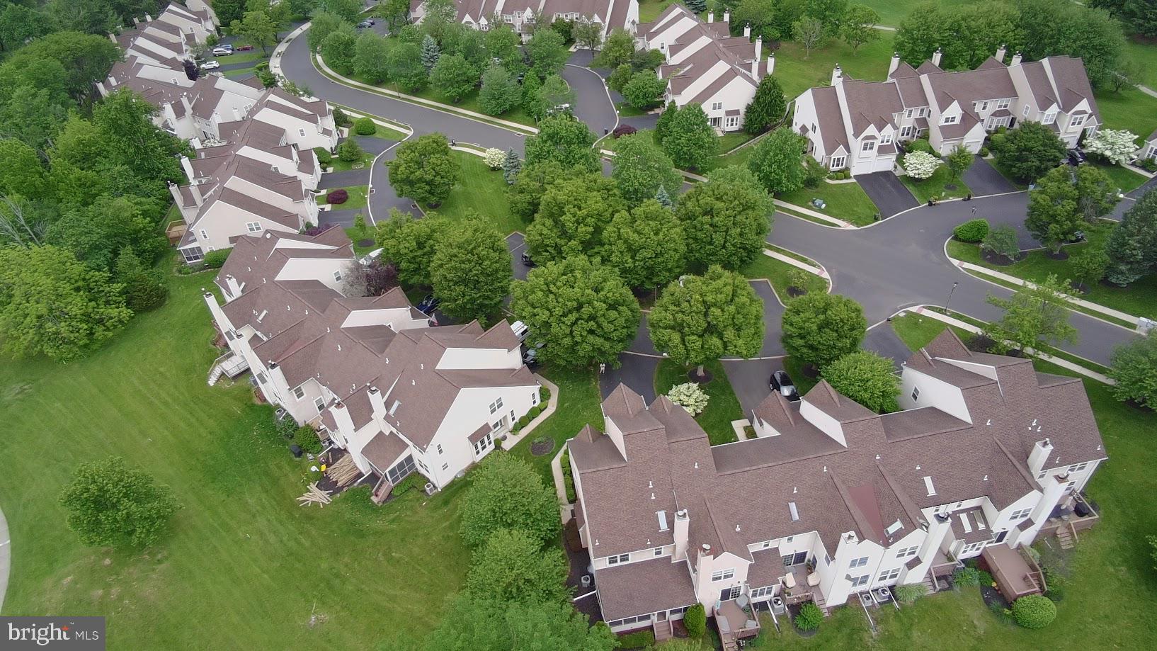 PINE CREST - Residential