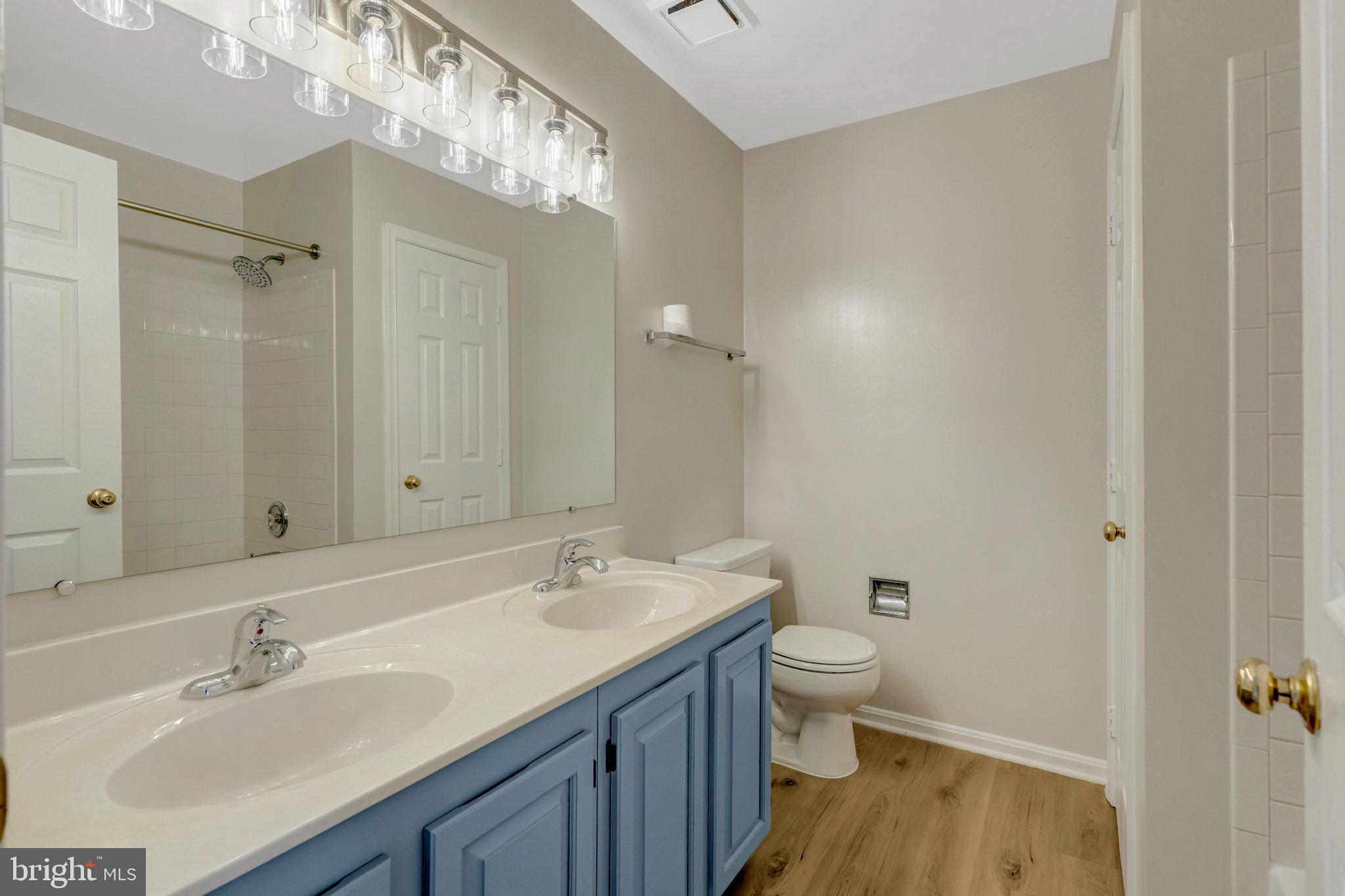 NORTH HART RUN - Residential