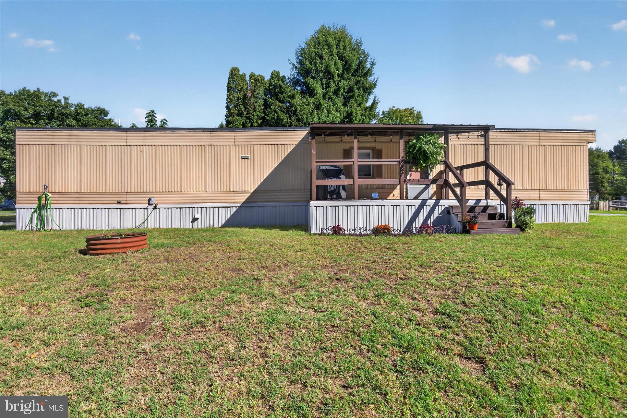 577 W HAZEL AVENUE