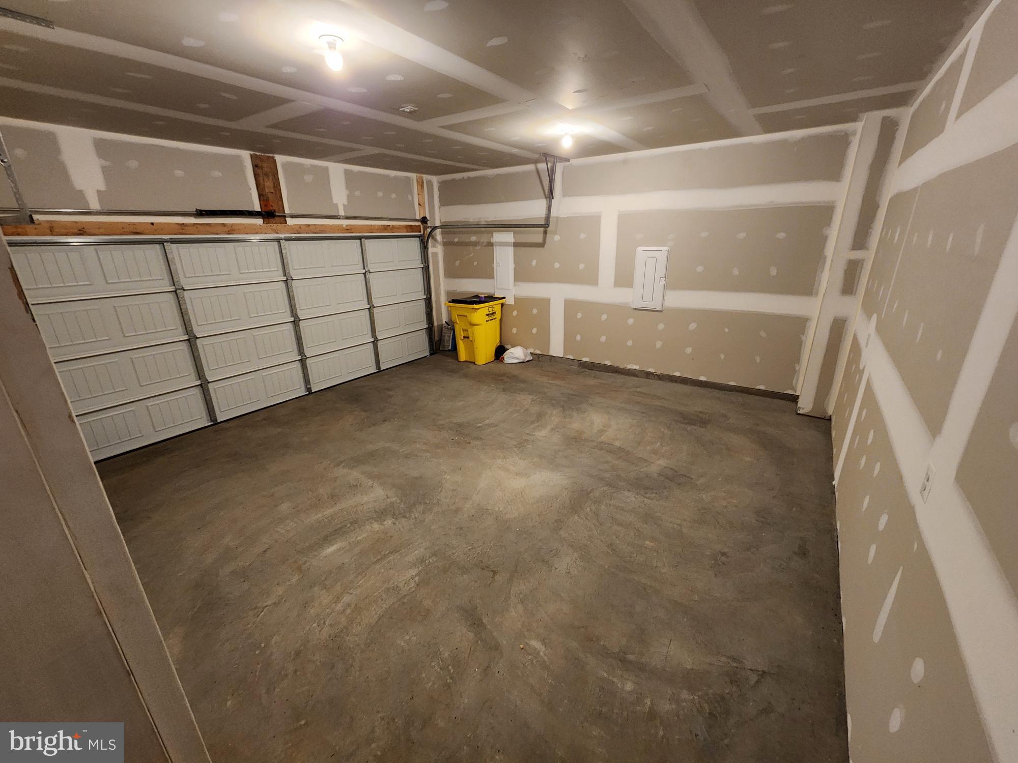 OVERLOOK AT RIVERSIDE - Residential Lease