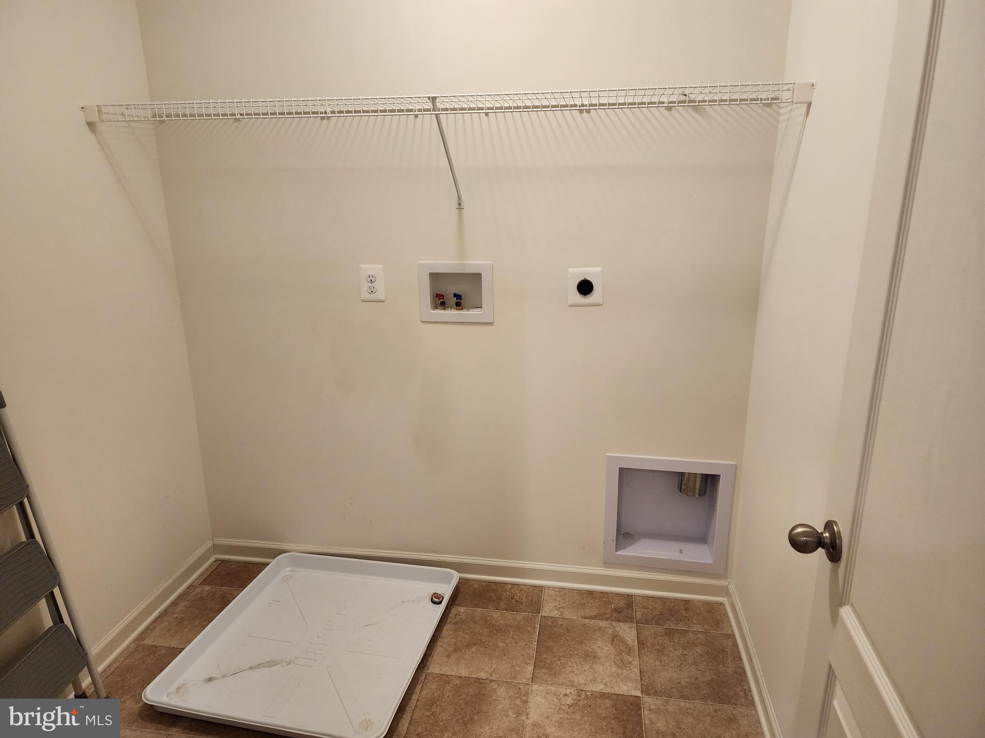 OVERLOOK AT RIVERSIDE - Residential Lease