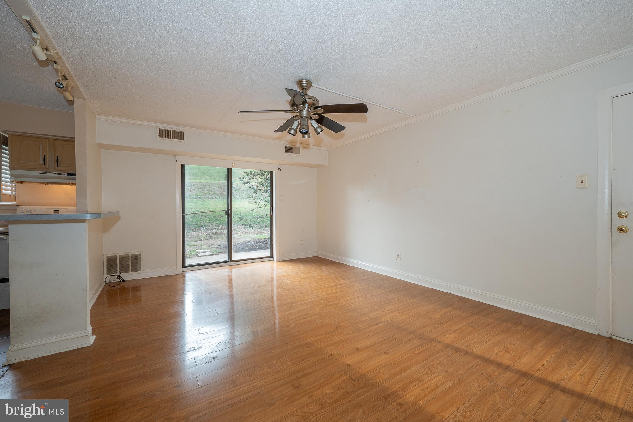 1307 VALLEY DRIVE 1307