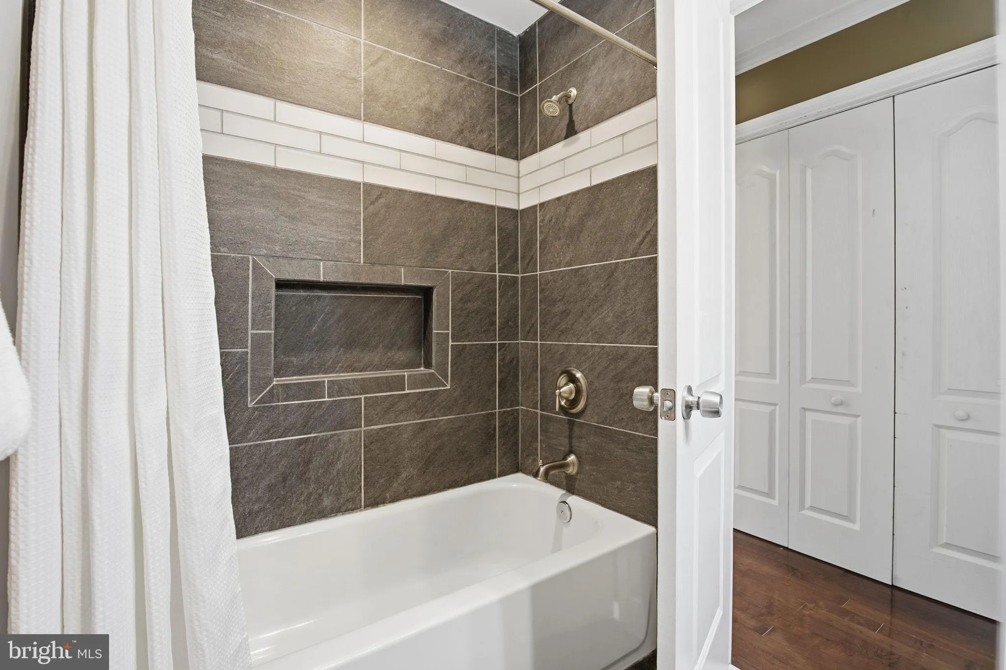 Baltimore, Maryland 21230, United States, 3 Bedrooms Bedrooms, ,4 BathroomsBathrooms,Residential,Active,236386