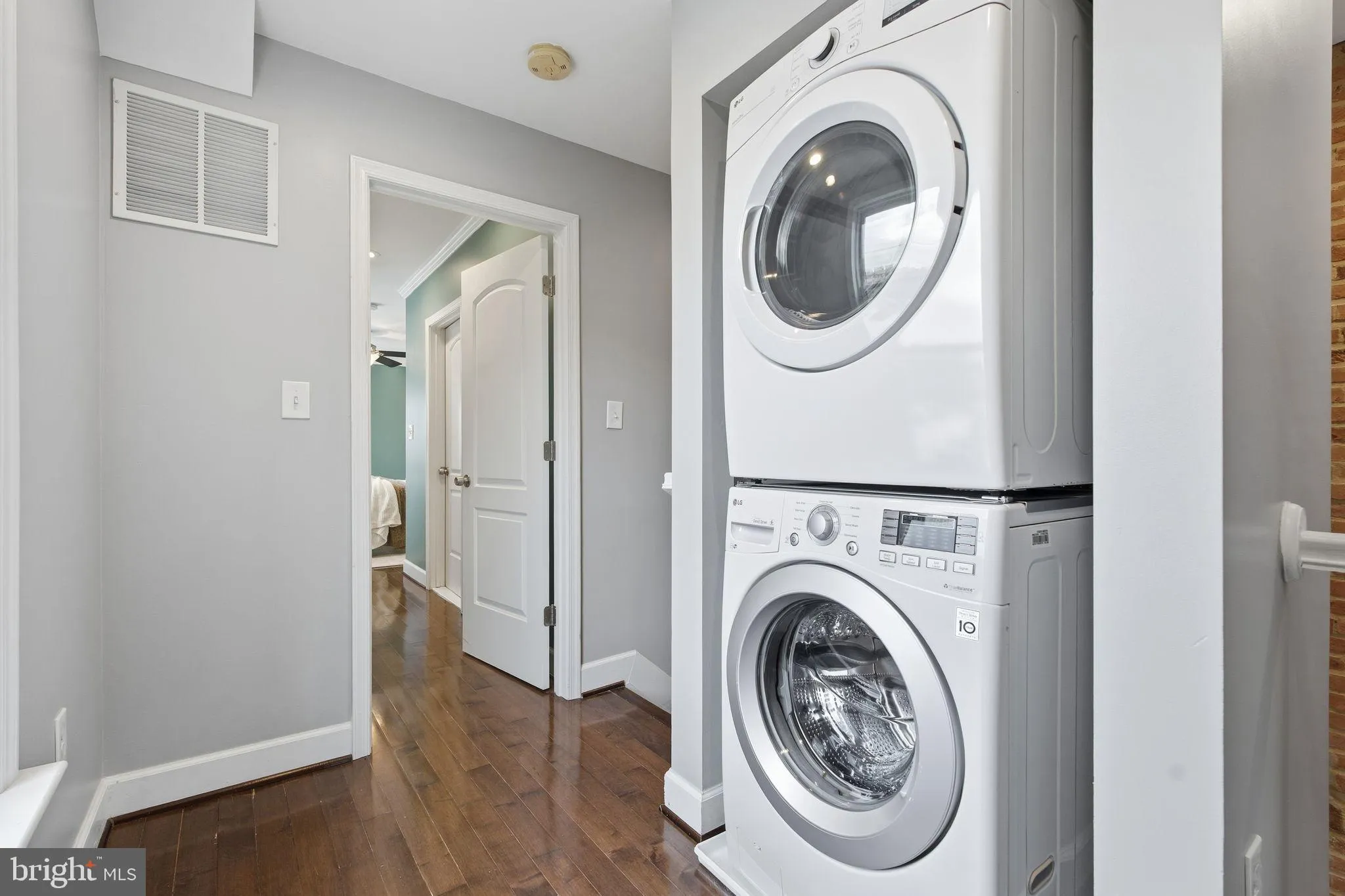 Baltimore, Maryland 21230, United States, 3 Bedrooms Bedrooms, ,4 BathroomsBathrooms,Residential,Active,236386