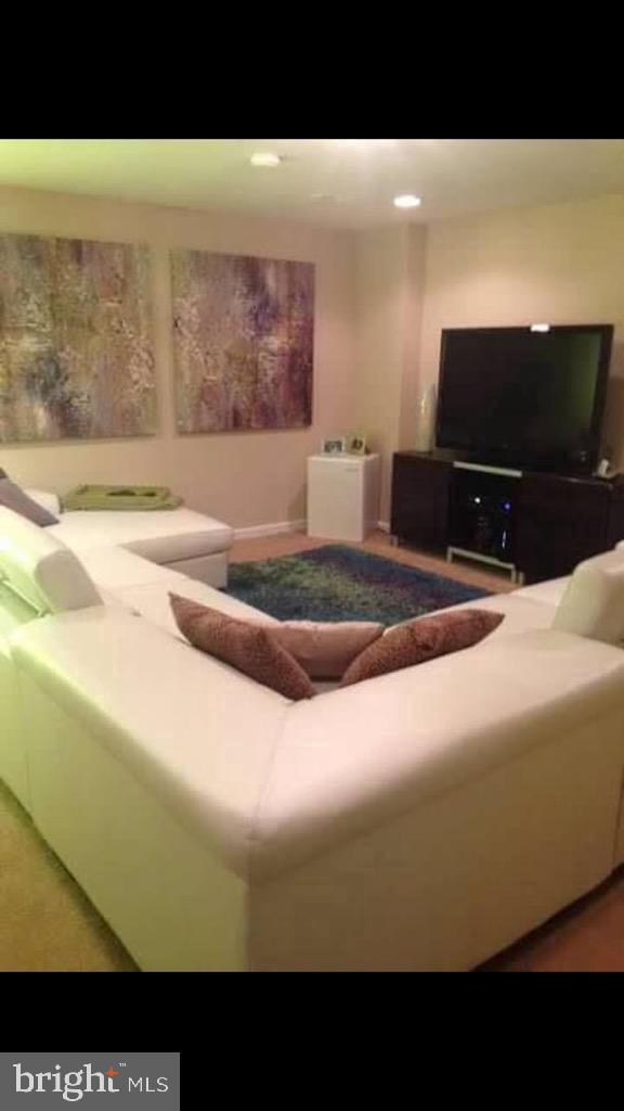 SOUTHWINDS SUB - Residential Lease