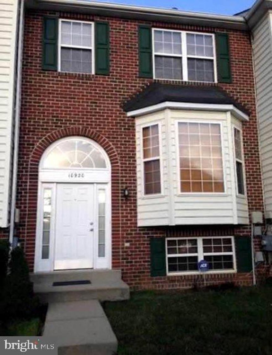 Saturday Showings ONLY - 10am-3pm

Housing Voucher Accepted  - 

600 + Credit Score $95K Min Income Required.

Available -9-4-2023