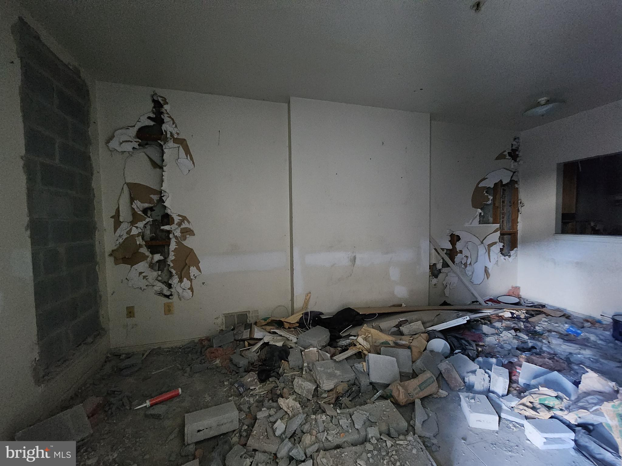 SANDTOWN-WINCHESTER - Residential