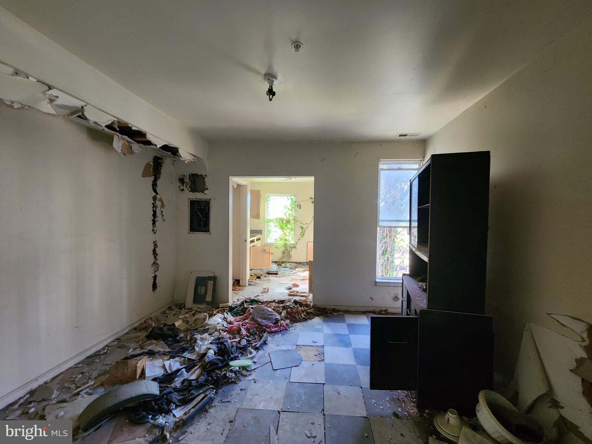 SANDTOWN-WINCHESTER - Residential