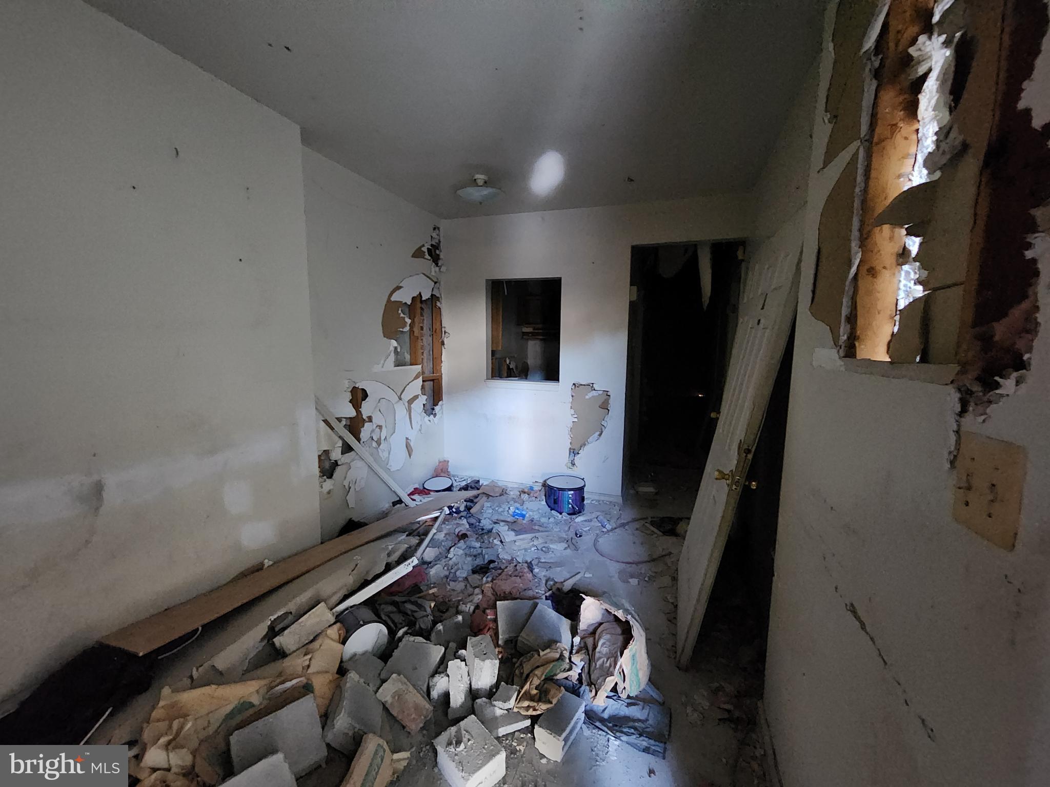 SANDTOWN-WINCHESTER - Residential