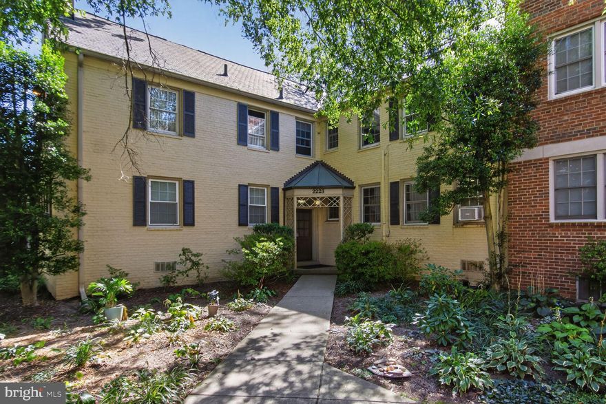 Attractive one bedroom with loft in Rock Creek Garden with hardwood floors and an abundance of natural light. parking for tow cars tandem. Easy to show call cooperative tenants , best times to show Mon-Fri is after 5:00p, and on weekends.