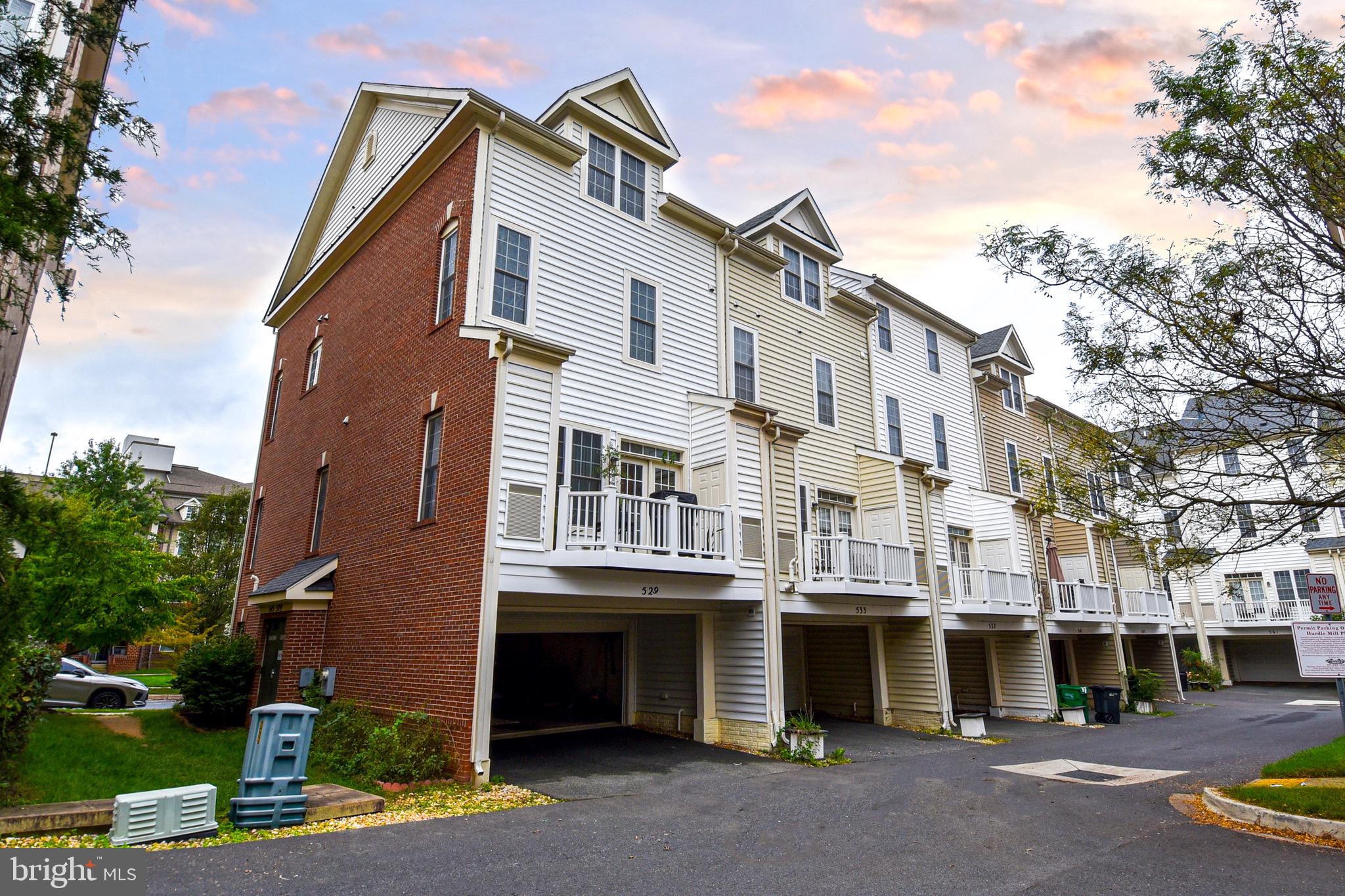 HIDDEN CREEK - Residential