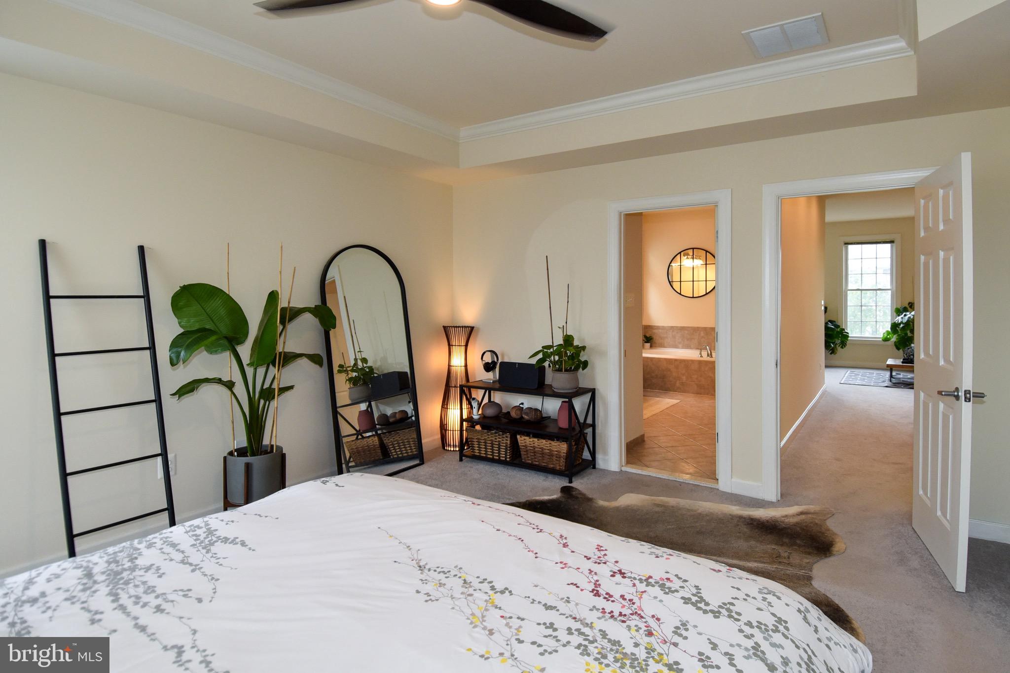 HIDDEN CREEK - Residential