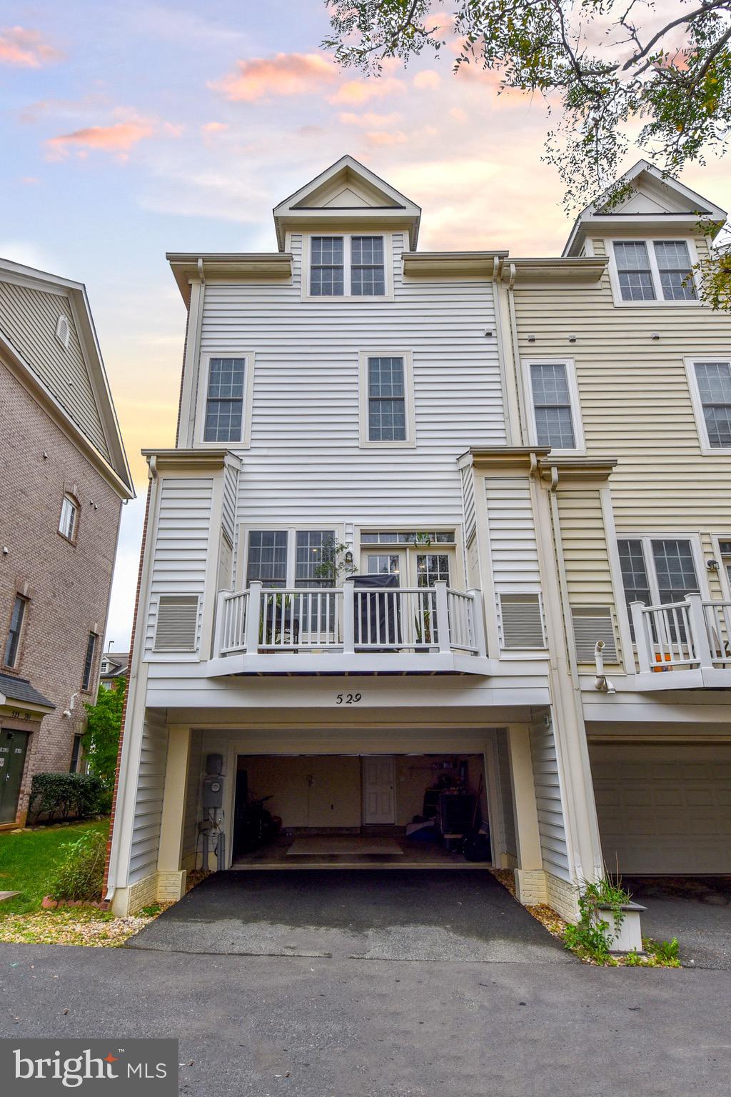 HIDDEN CREEK - Residential