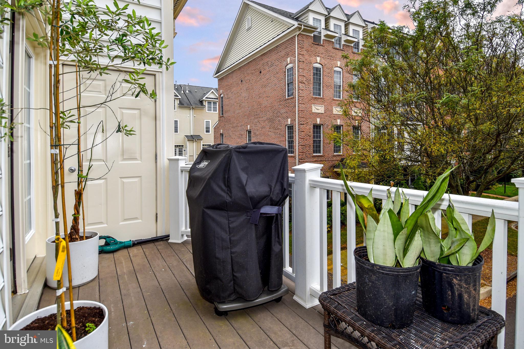 HIDDEN CREEK - Residential