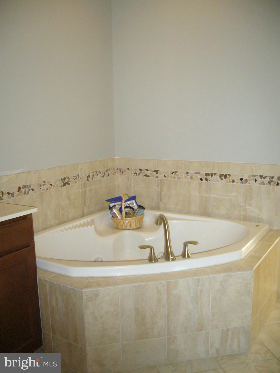 HIDDEN CREEK - Residential Lease