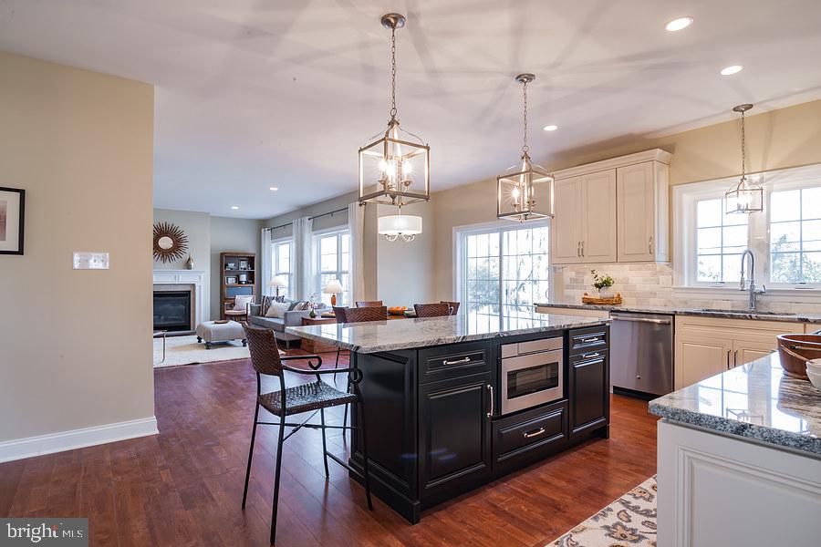 LEOPARD LAKES - Residential