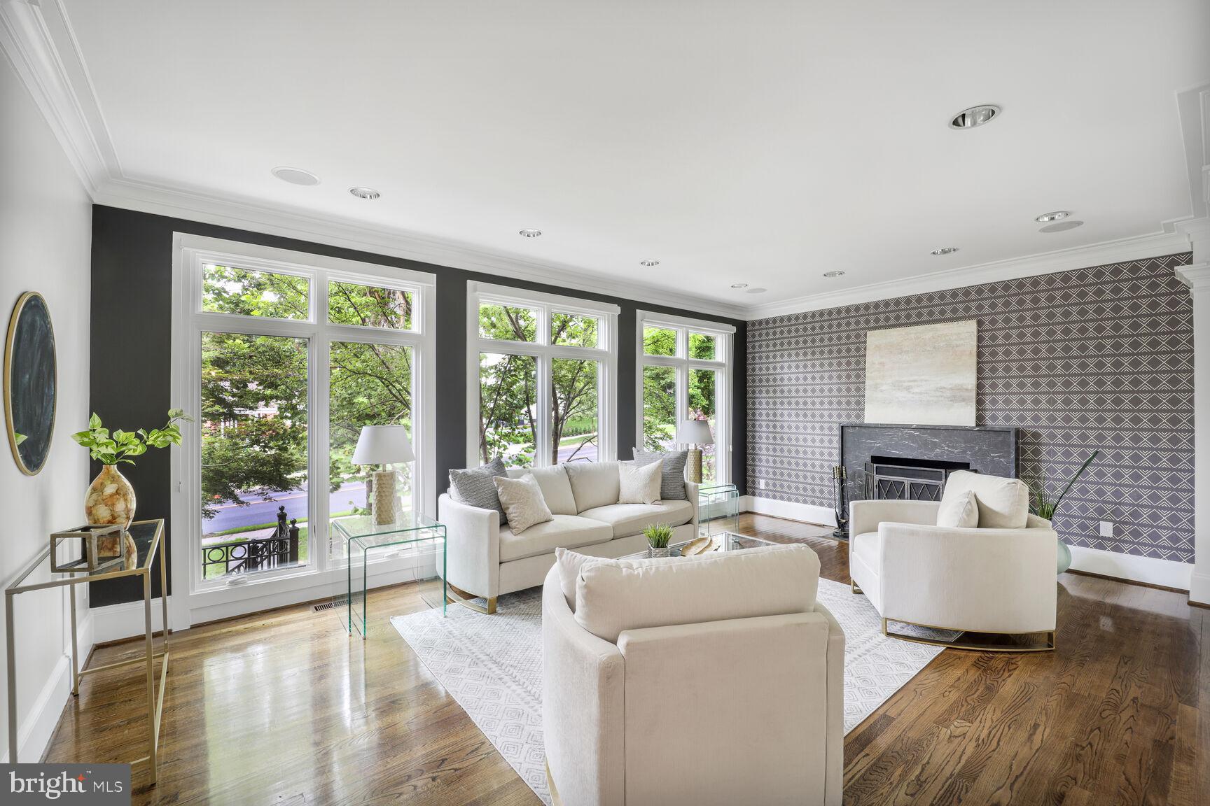 3121 ARIZONA AVENUE NW