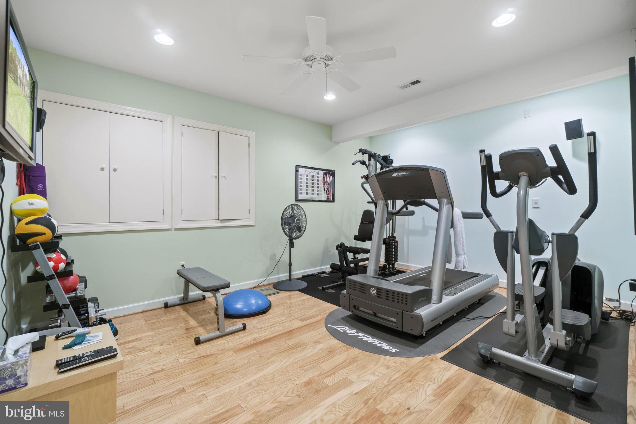 MOUNTAIN VIEW ESTATES - Residential