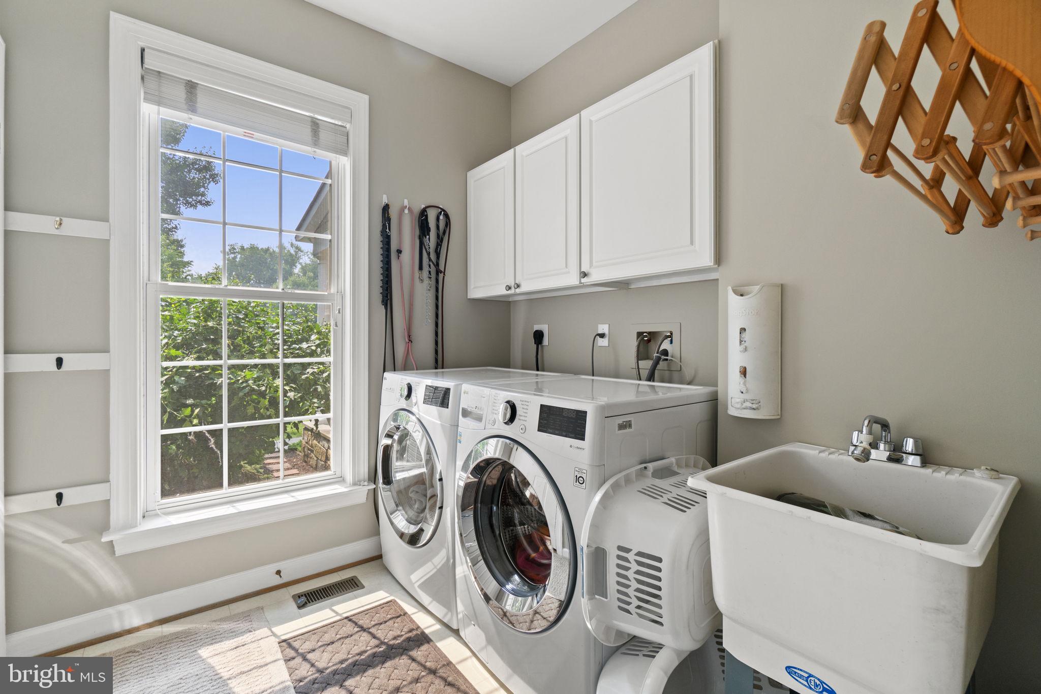 MOUNTAIN VIEW ESTATES - Residential