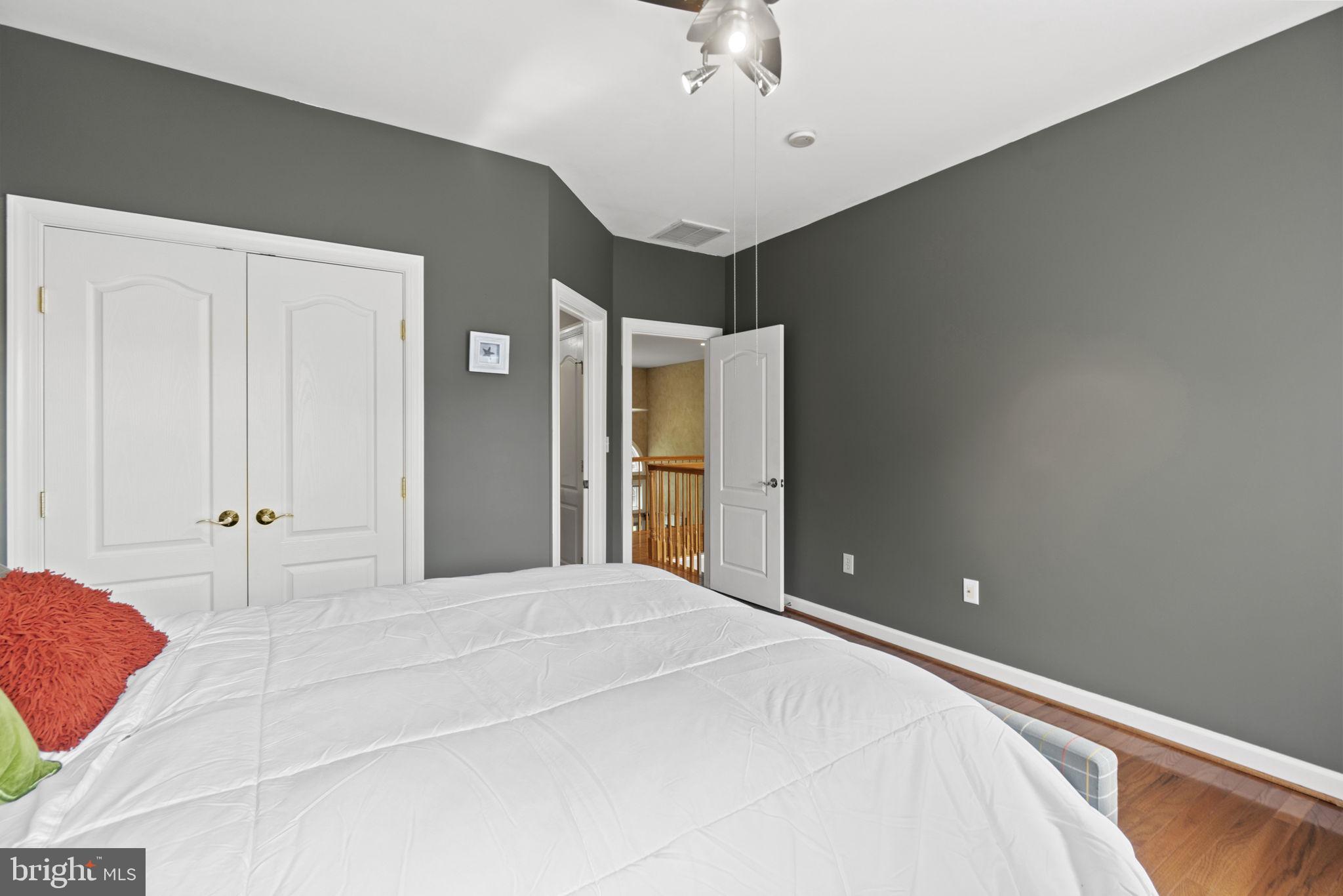 MOUNTAIN VIEW ESTATES - Residential