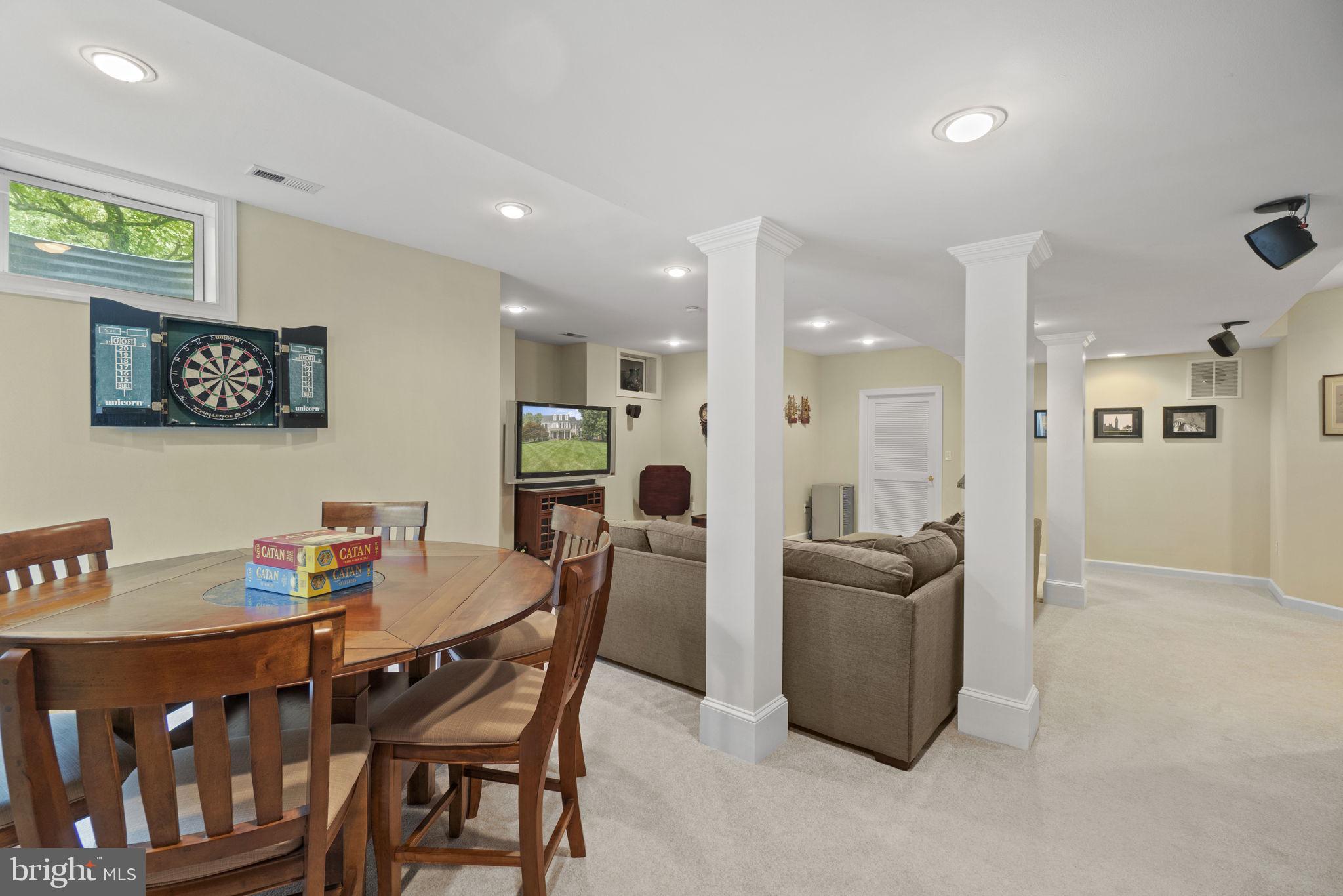 MOUNTAIN VIEW ESTATES - Residential