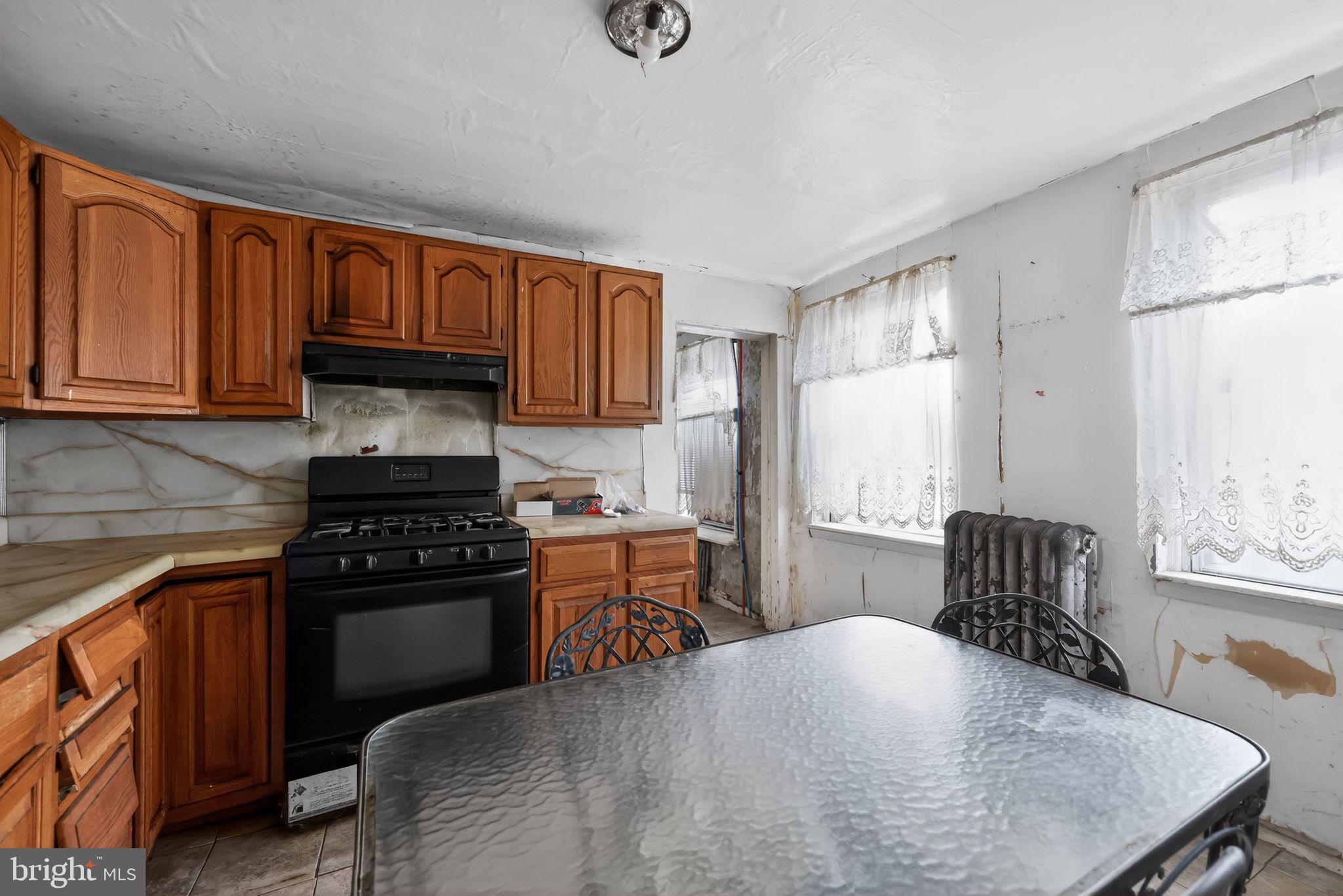 LUDLOW - Residential