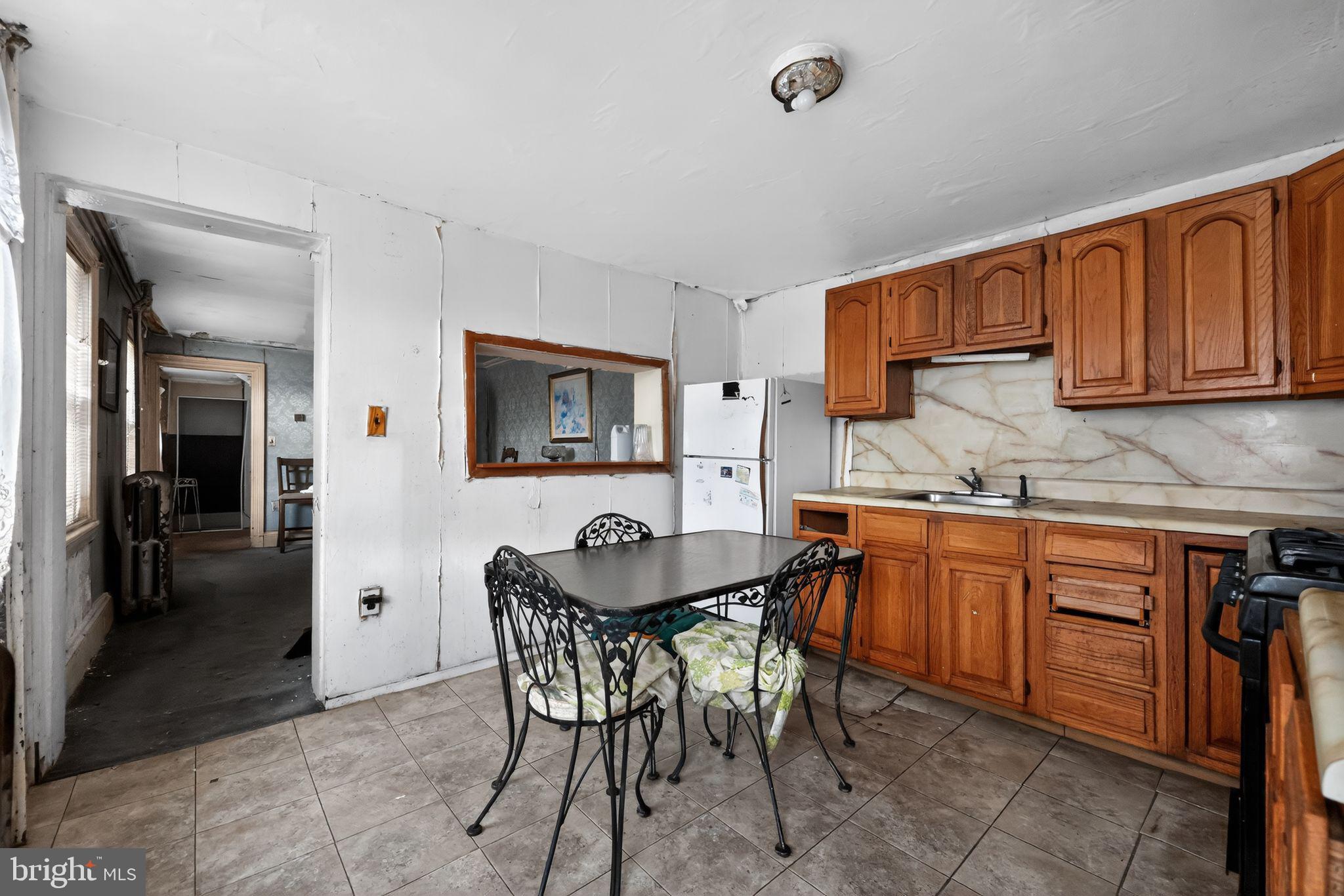 LUDLOW - Residential