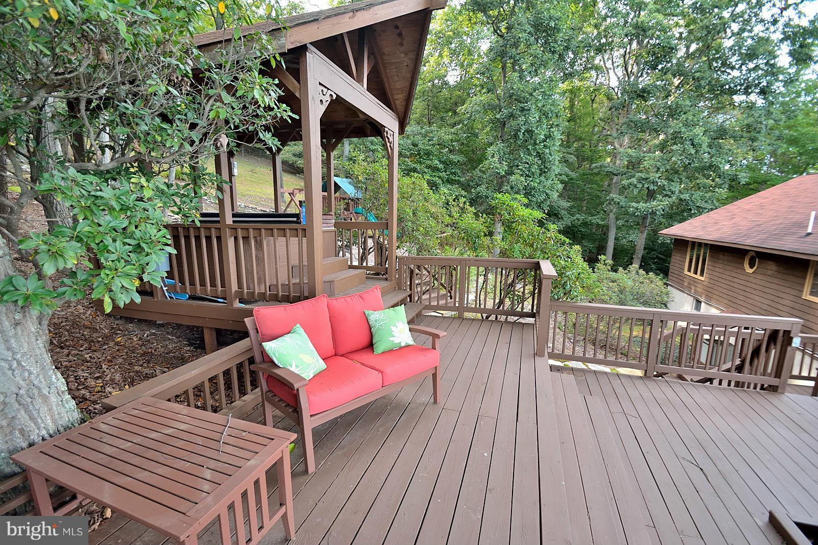 BULL RUN MOUNTAIN ESTATE - Residential Lease