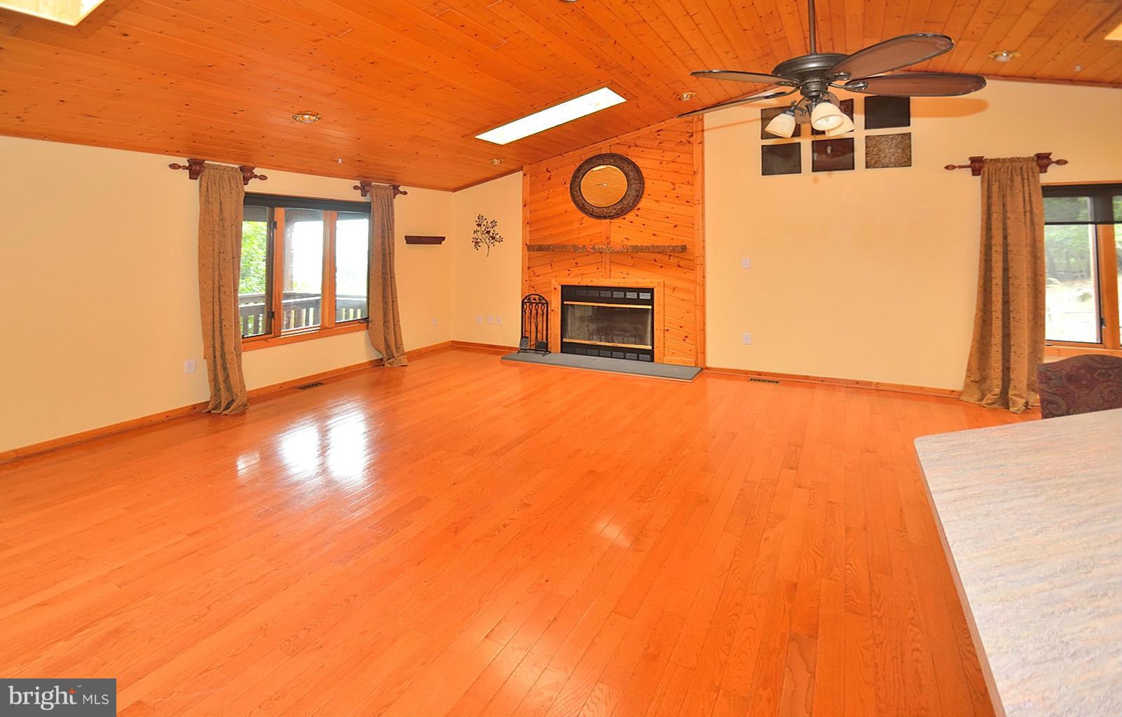 BULL RUN MOUNTAIN ESTATE - Residential Lease