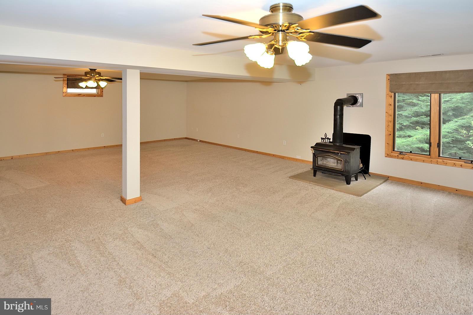 BULL RUN MOUNTAIN ESTATE - Residential Lease