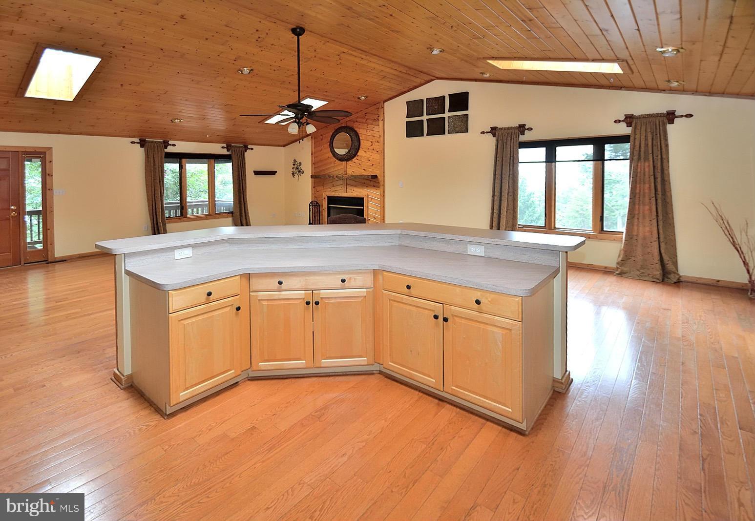 BULL RUN MOUNTAIN ESTATE - Residential Lease