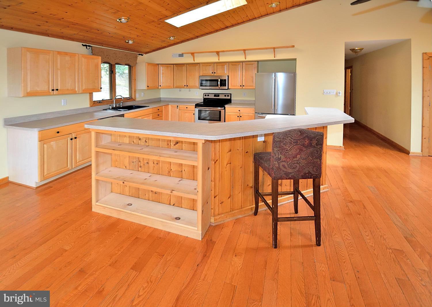 BULL RUN MOUNTAIN ESTATE - Residential Lease