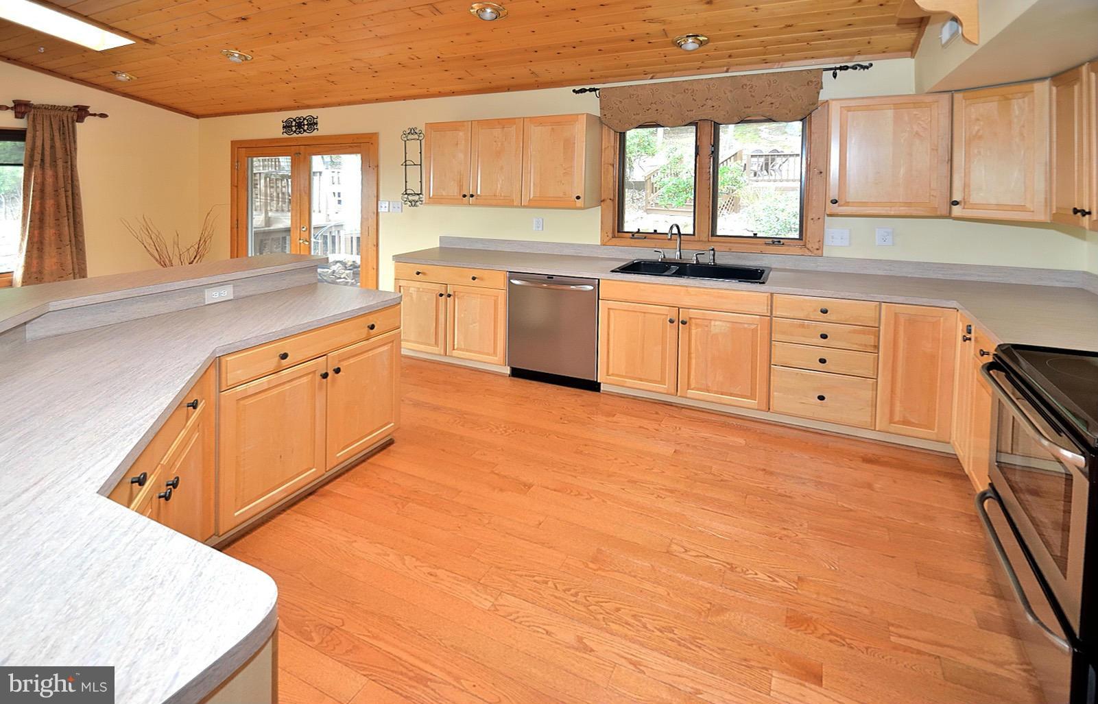 BULL RUN MOUNTAIN ESTATE - Residential Lease