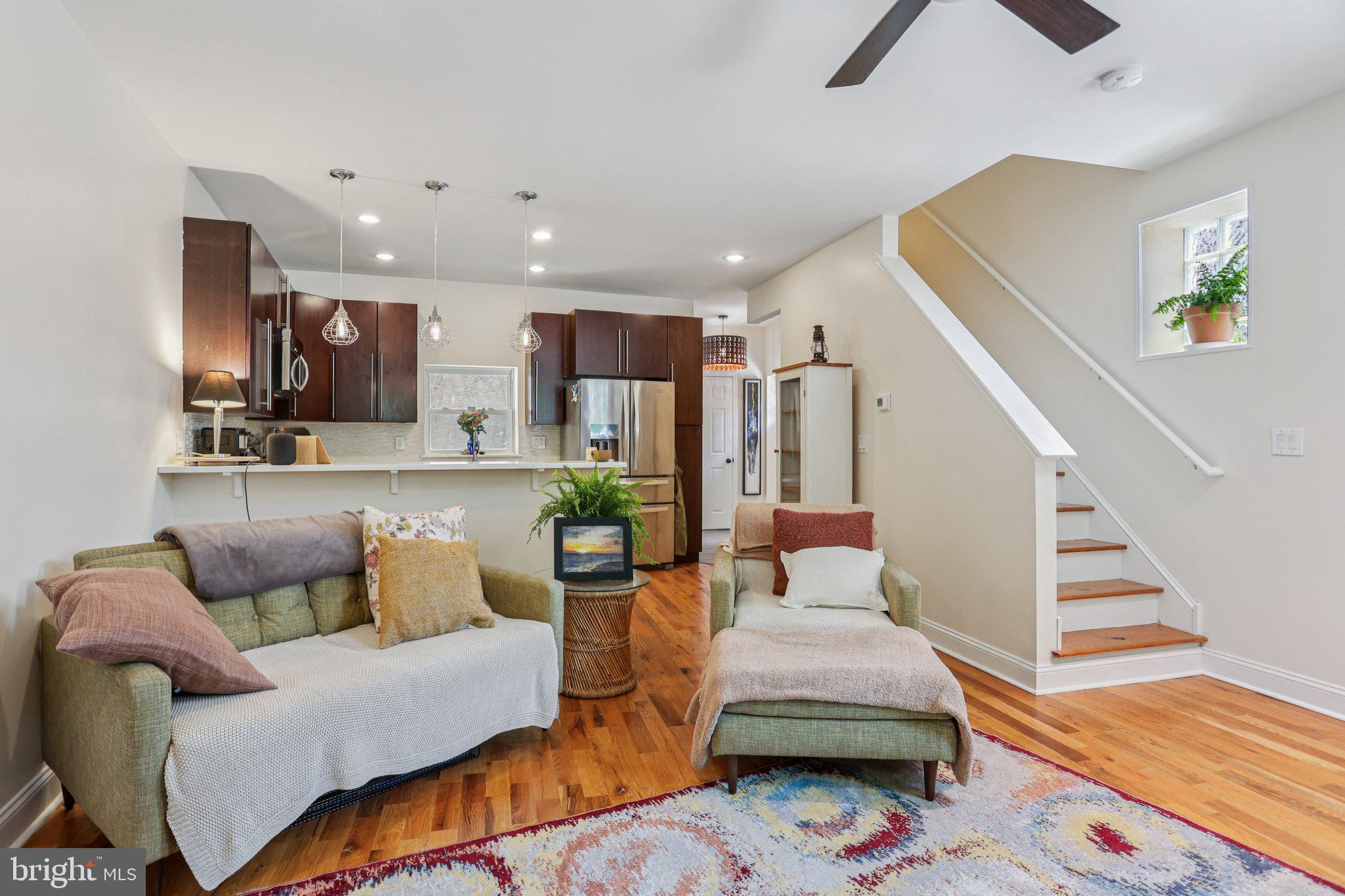 QUEEN VILLAGE - Residential