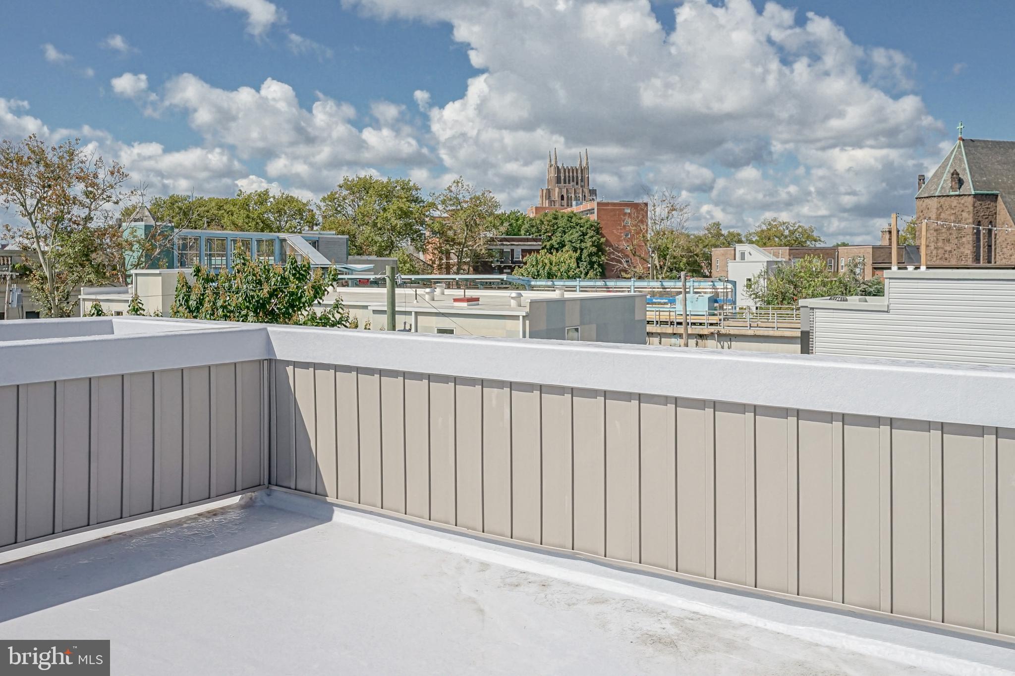 EAST KENSINGTON - Residential