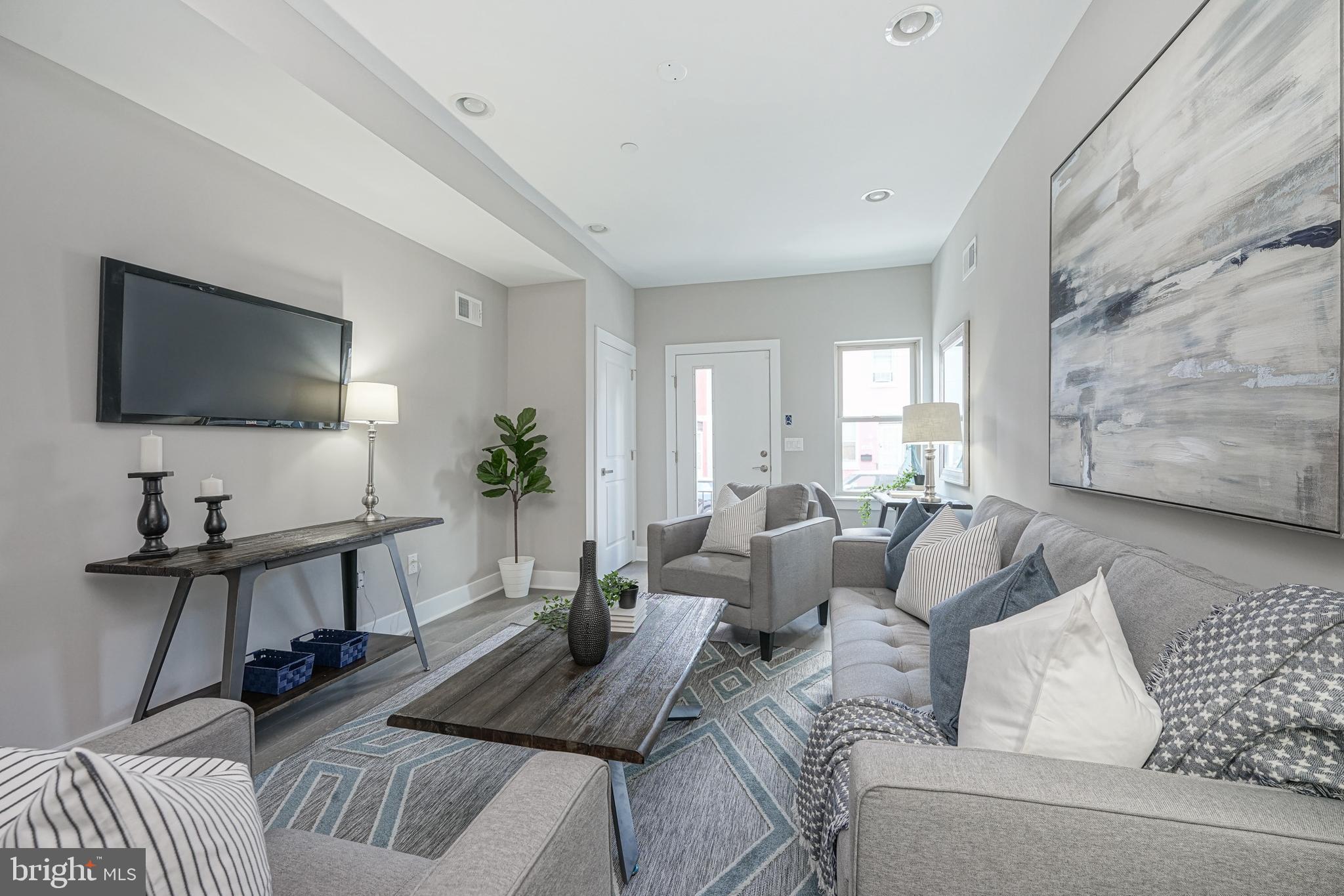 EAST KENSINGTON - Residential