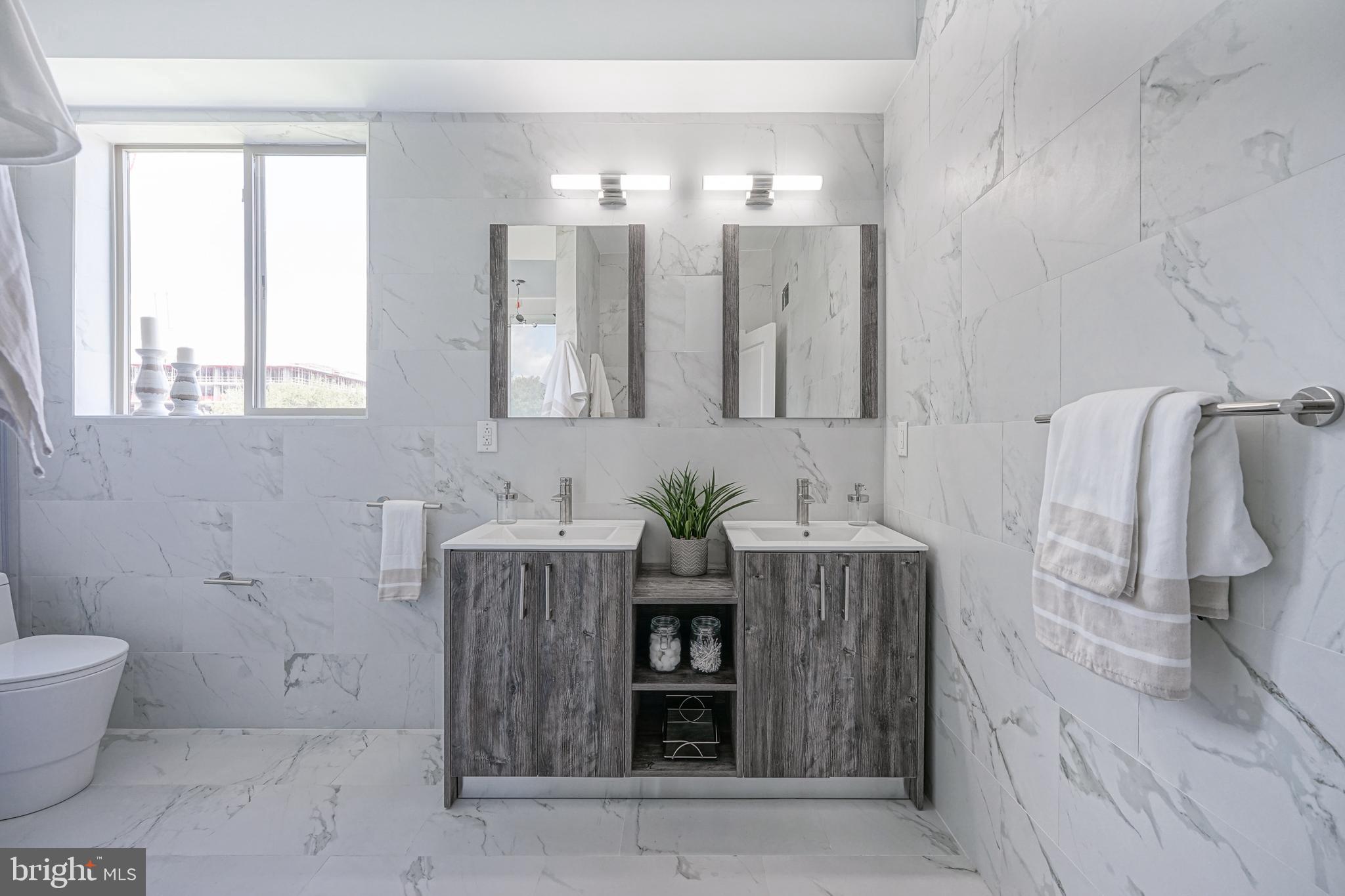 EAST KENSINGTON - Residential