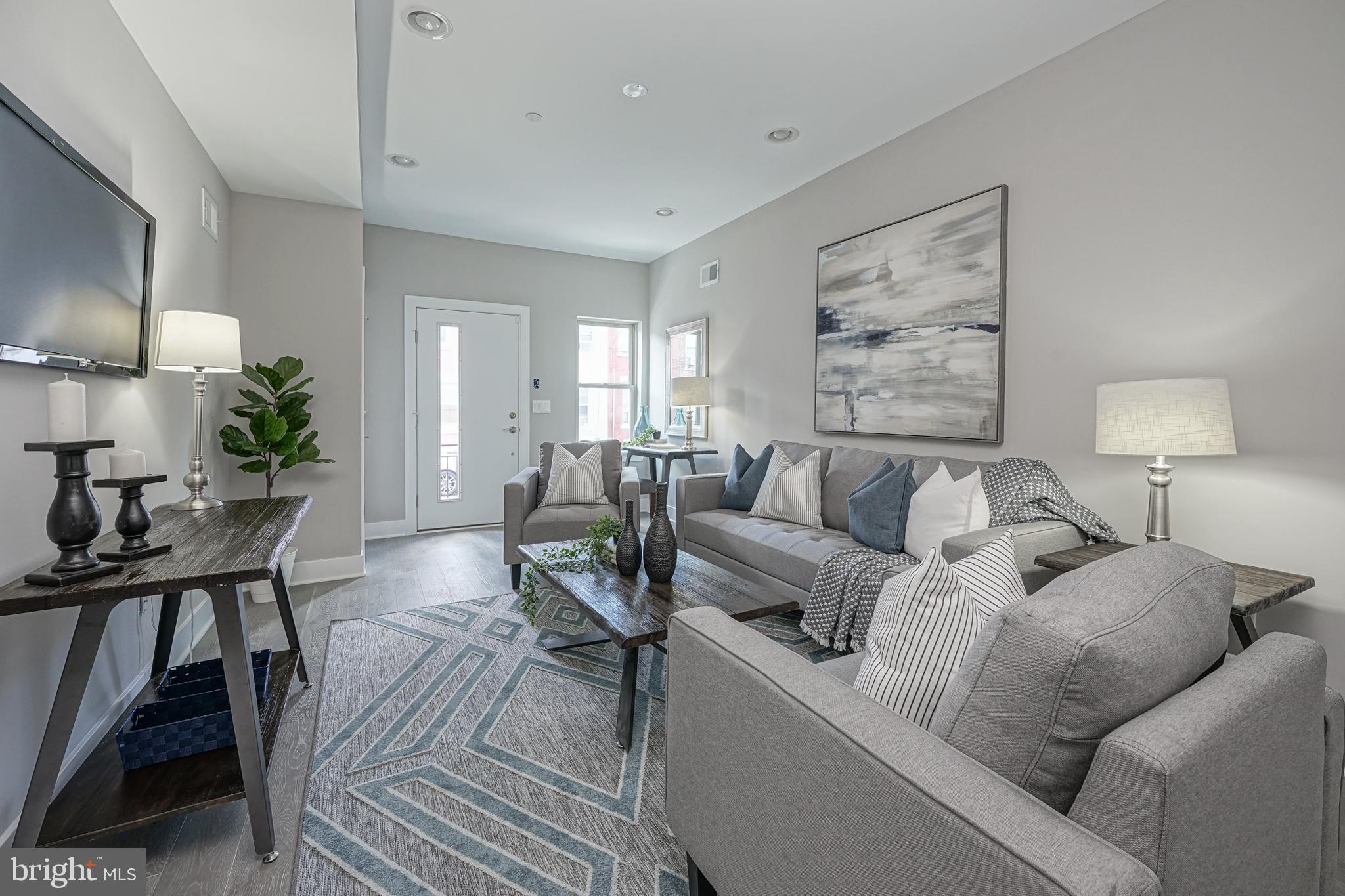 EAST KENSINGTON - Residential