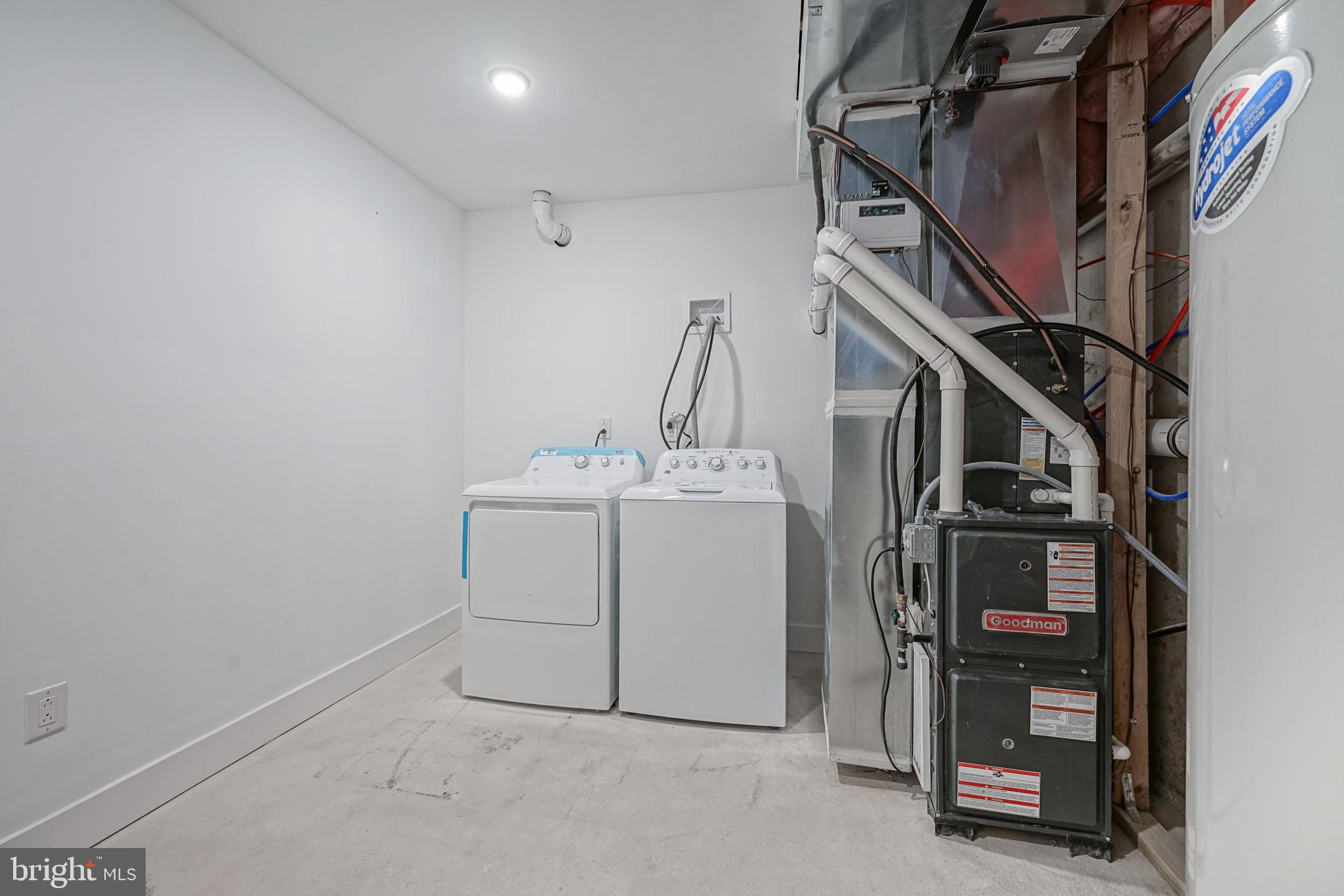 EAST KENSINGTON - Residential