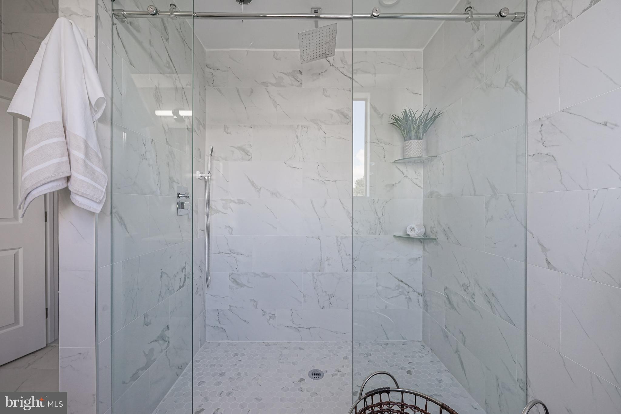 EAST KENSINGTON - Residential