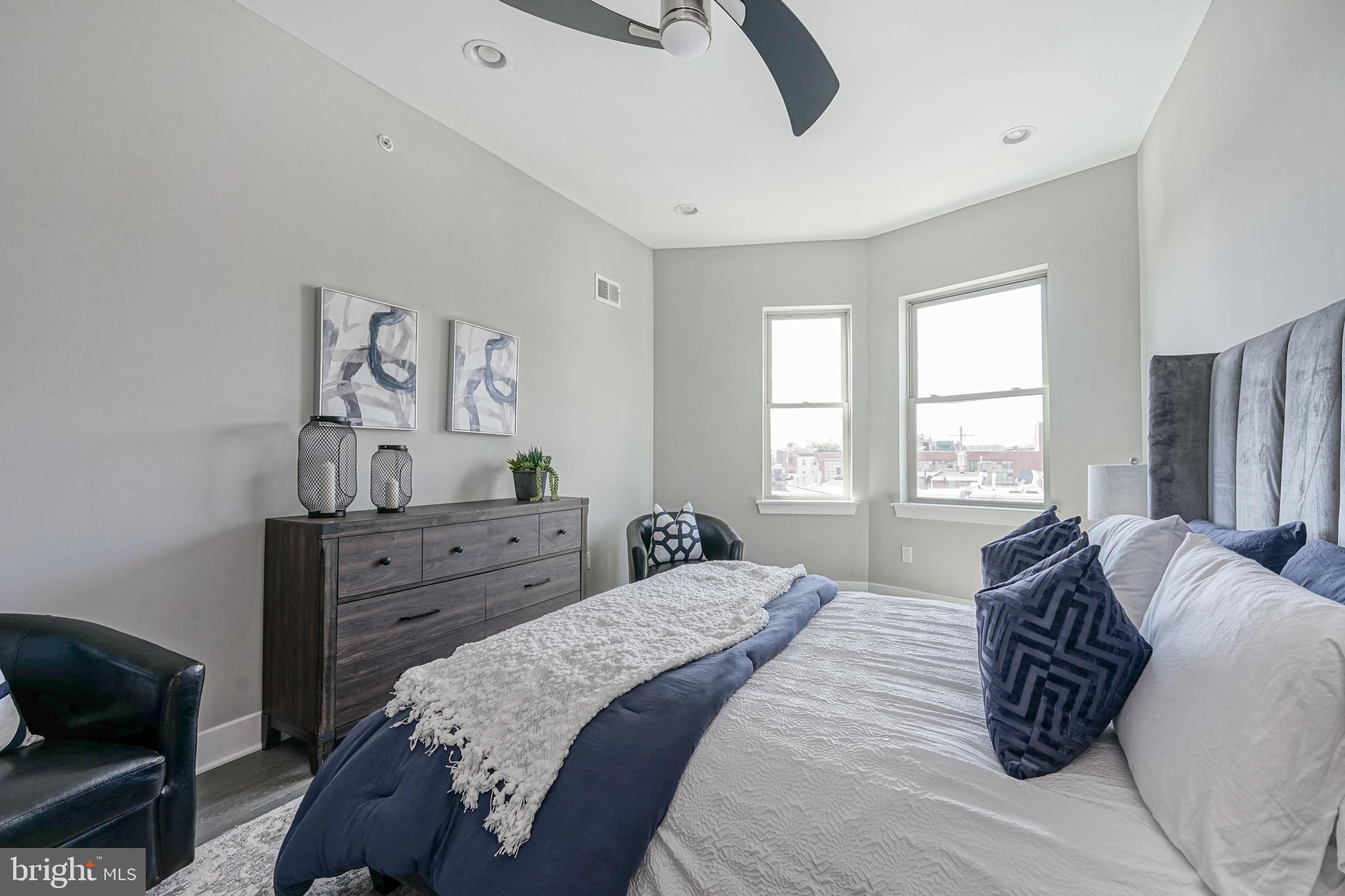 EAST KENSINGTON - Residential