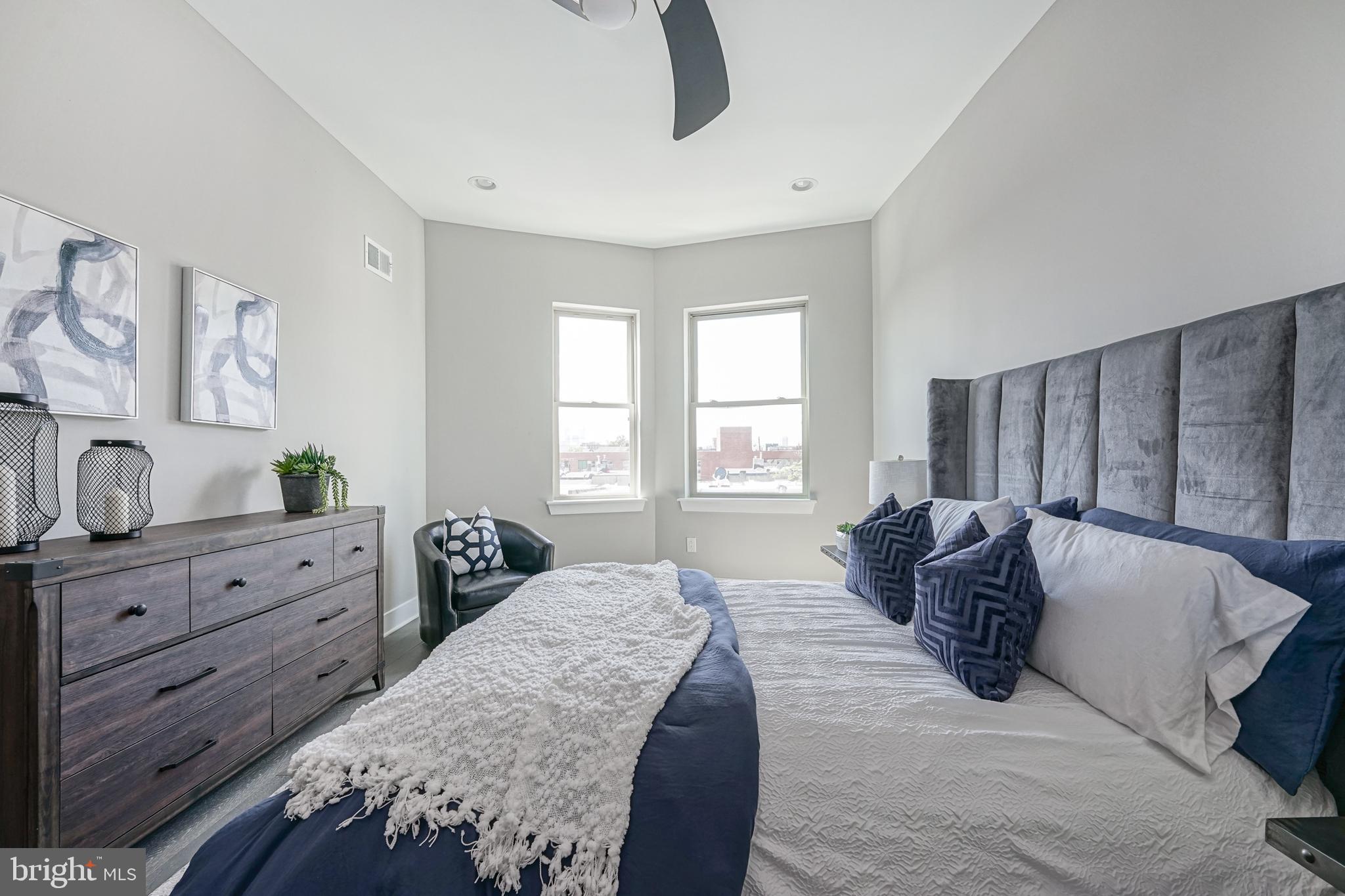 EAST KENSINGTON - Residential