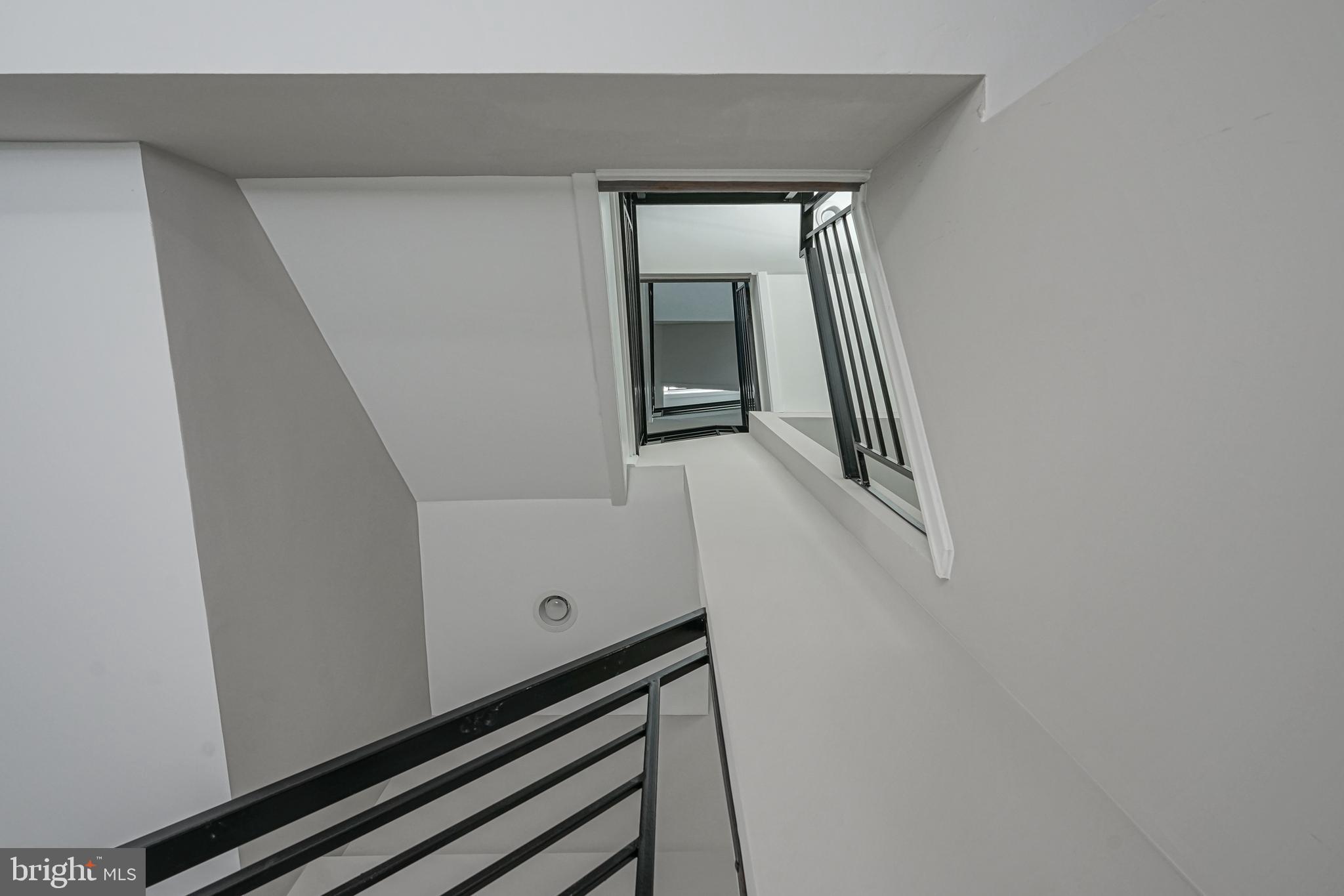 EAST KENSINGTON - Residential